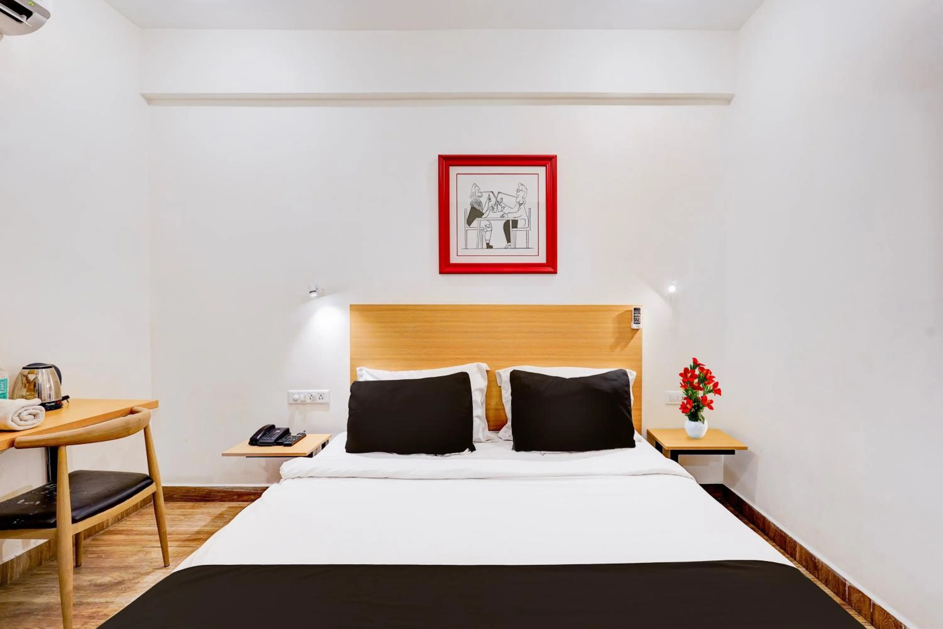 Bedroom, Bed in Super Townhouse Tirupati