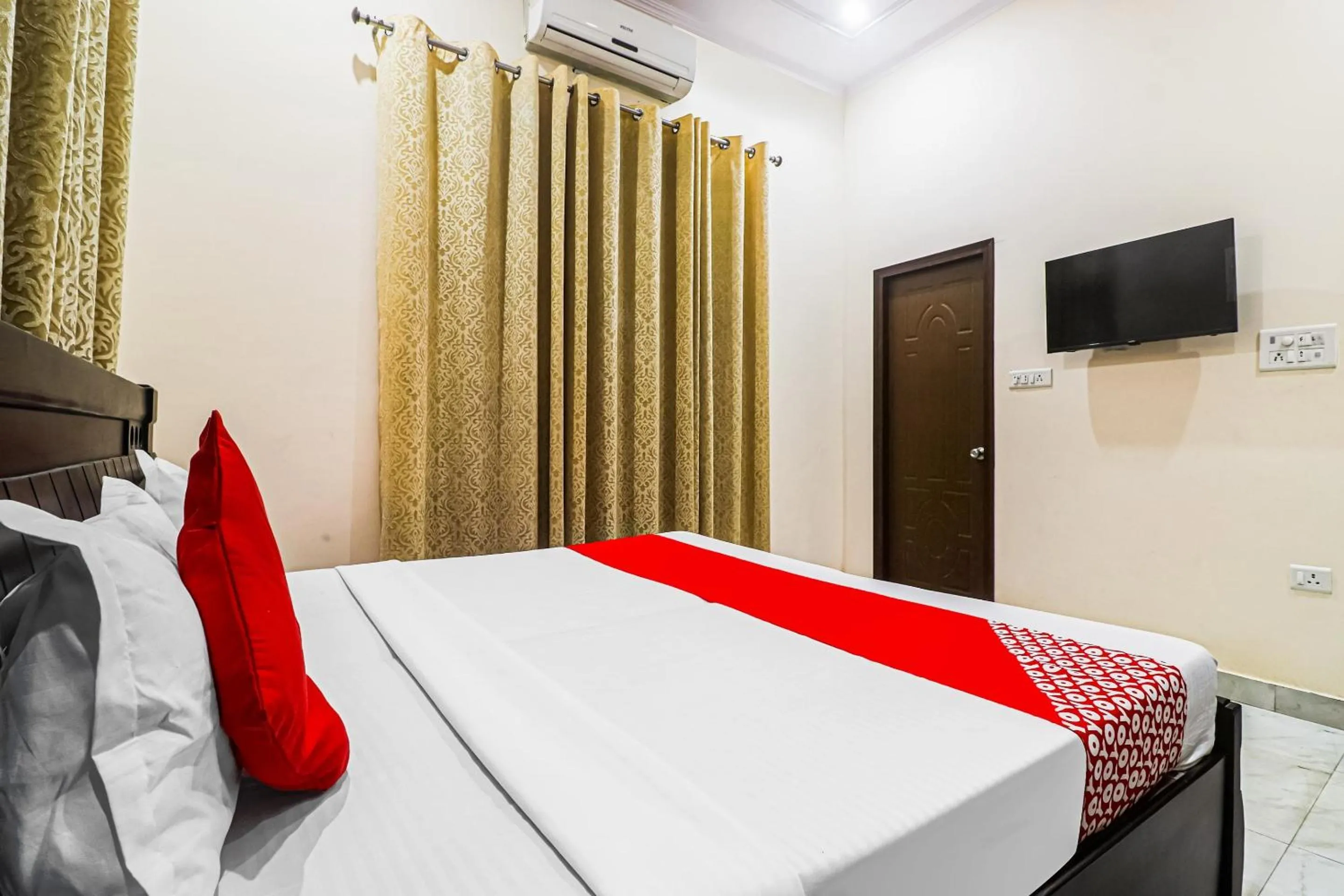 Bedroom in Hotel O Townhouse