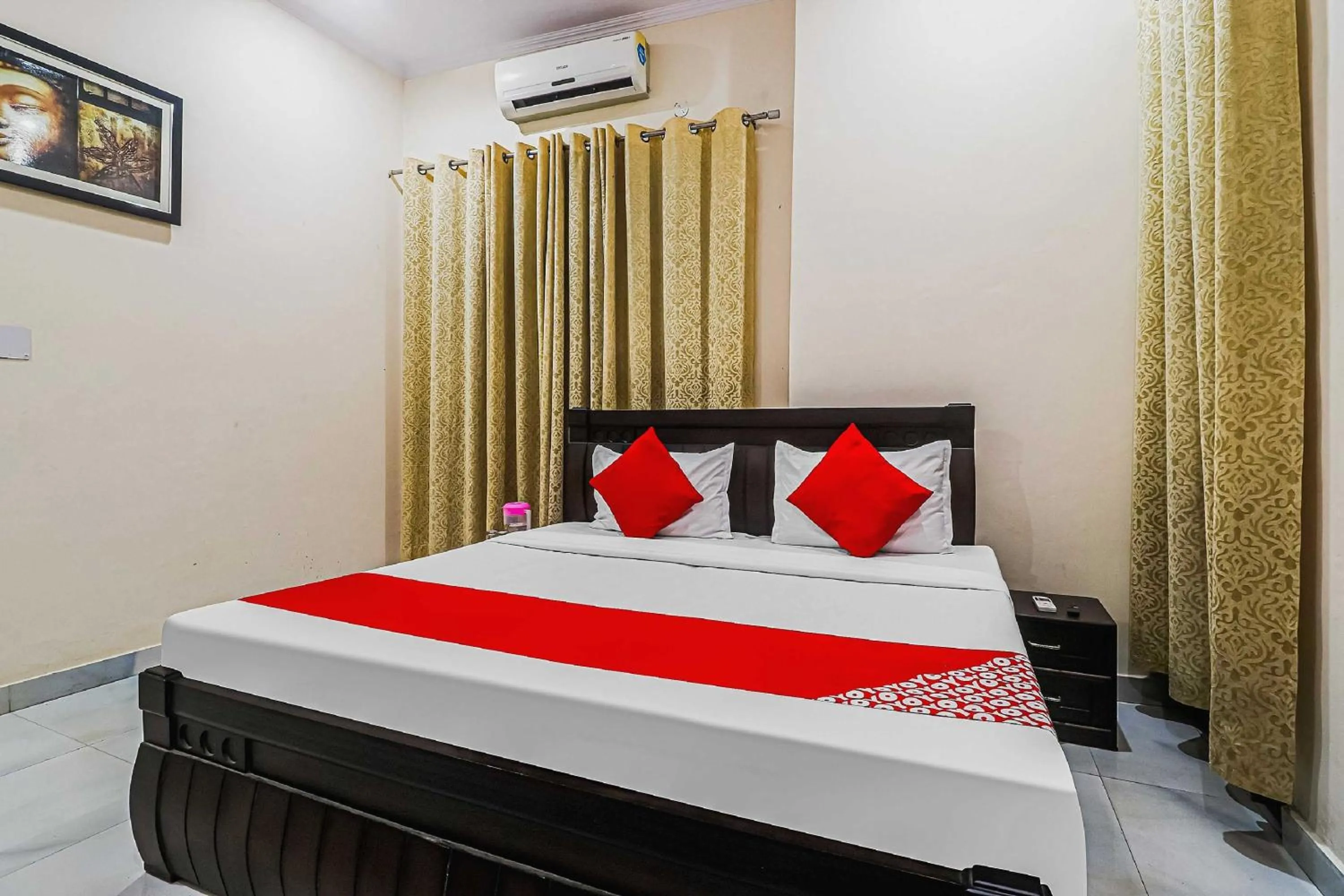 Bedroom in Hotel O Townhouse