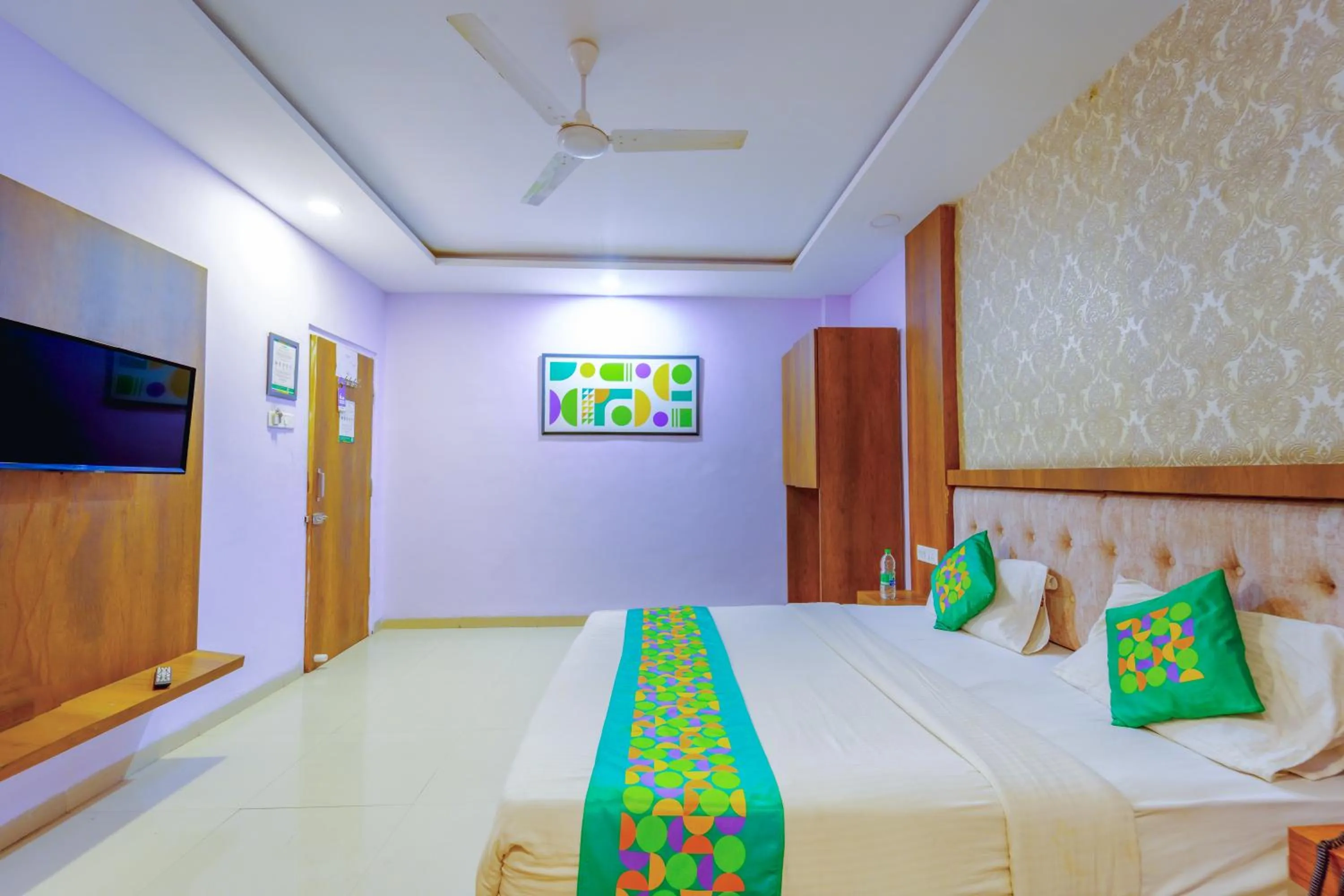 Bed in Treebo Royal Empire Indore