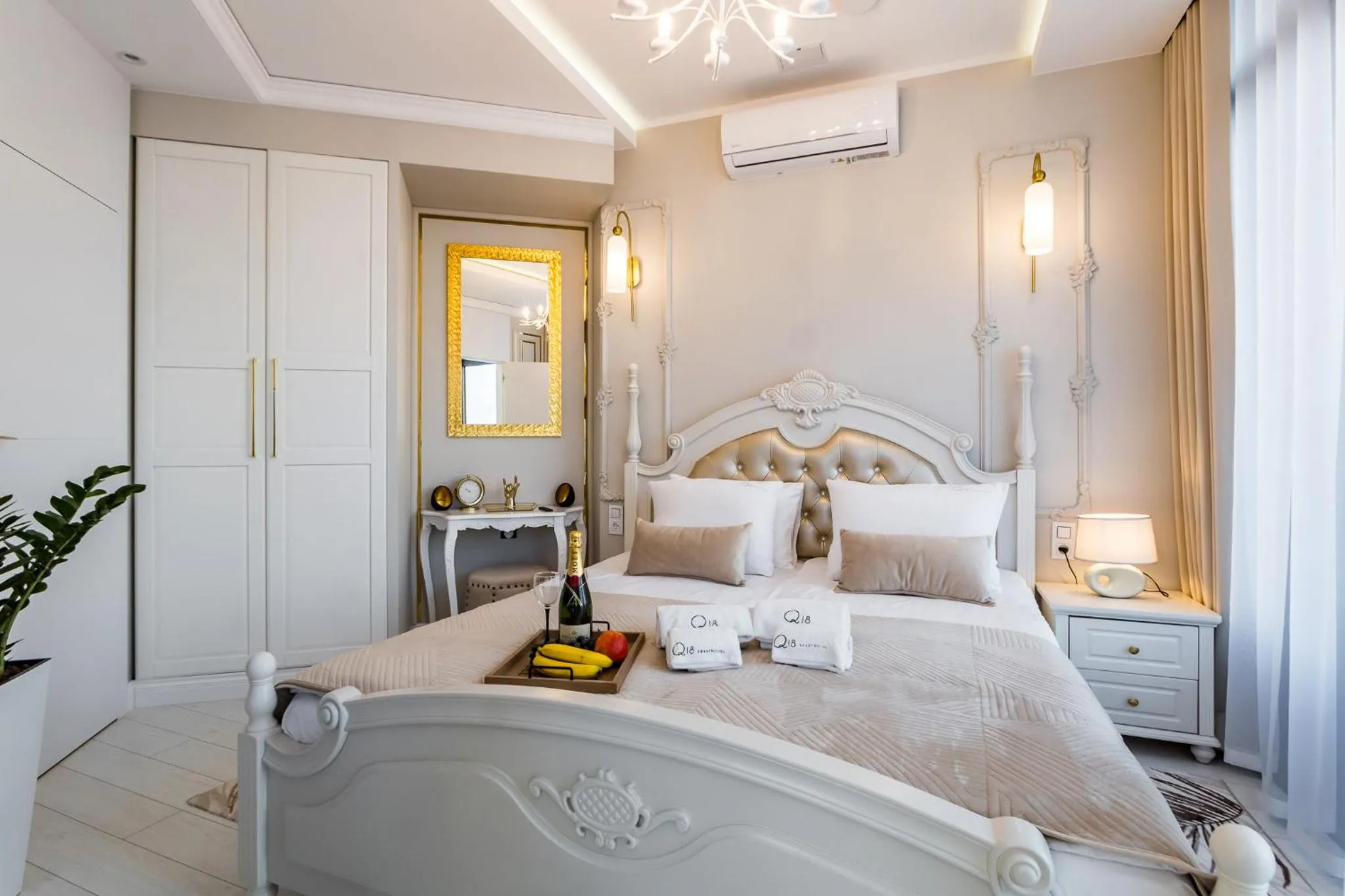 Bed in Q18 ApartHotel