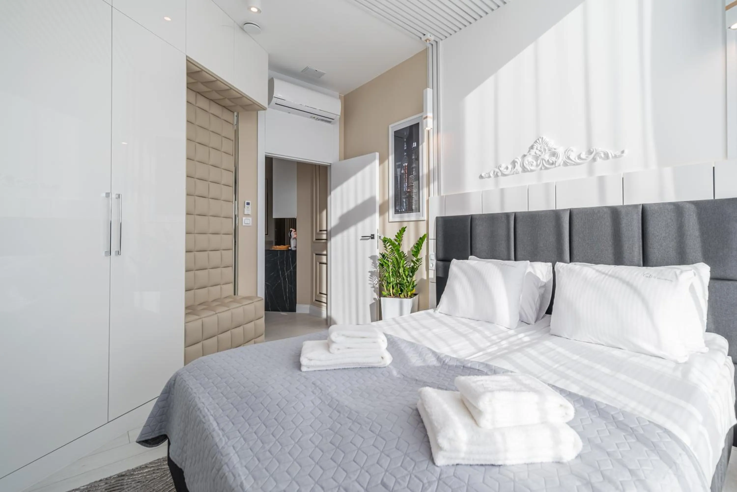 Bed in Q18 ApartHotel