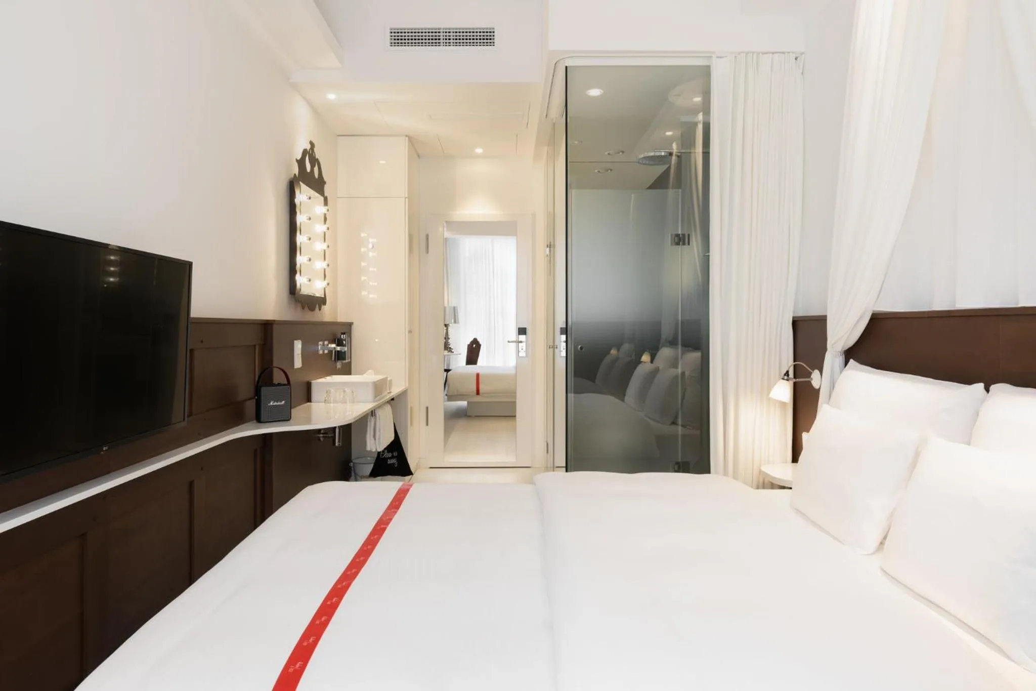 Photo of the whole room, Bed in Ruby Rosi Hotel Munich