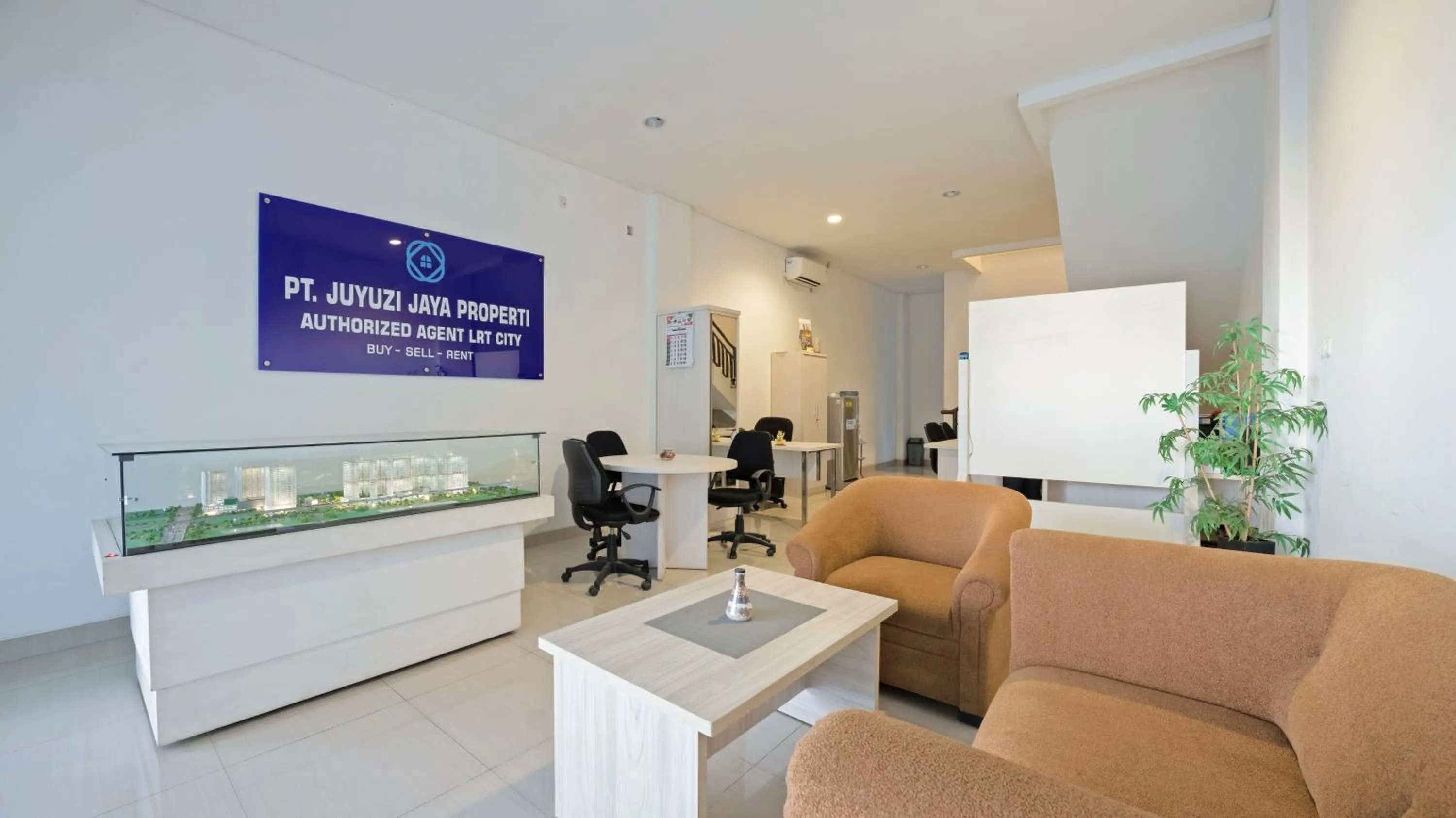 Lobby or reception in Apartemen Grand Dhika City by Nina