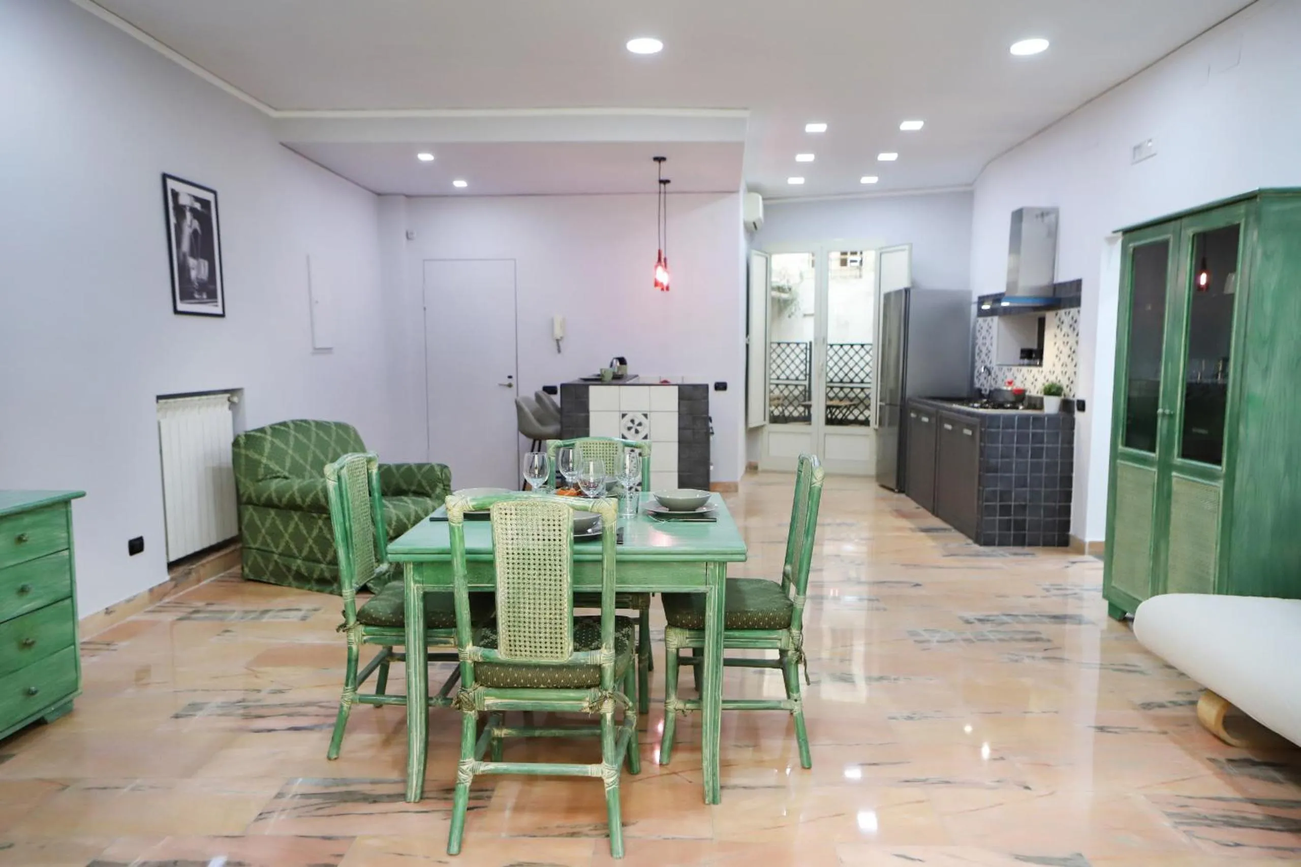 Modern Apartment at Piazza del Gesu' by Wonderful Italy