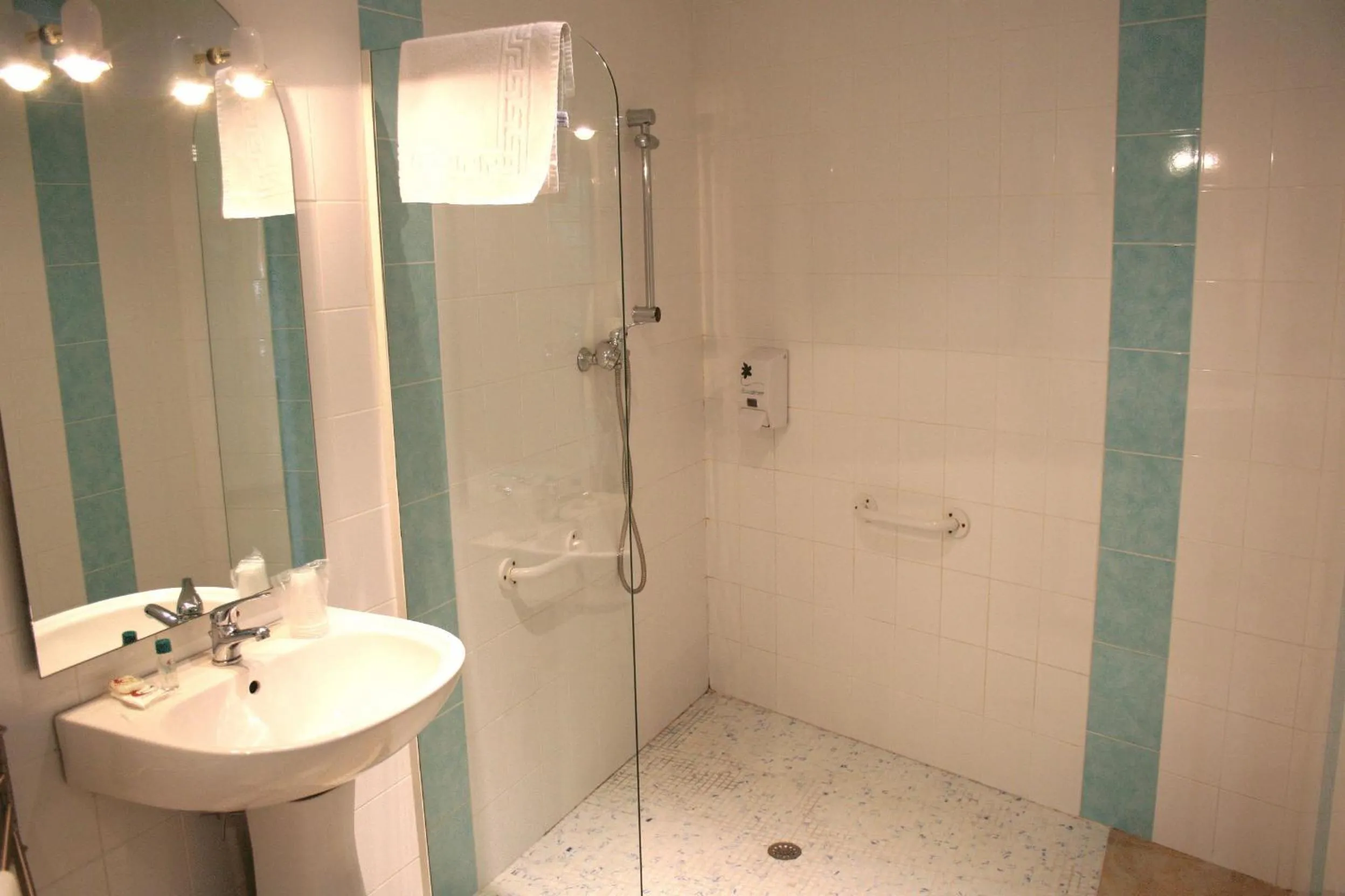 Bathroom in In Jungle Hôtel