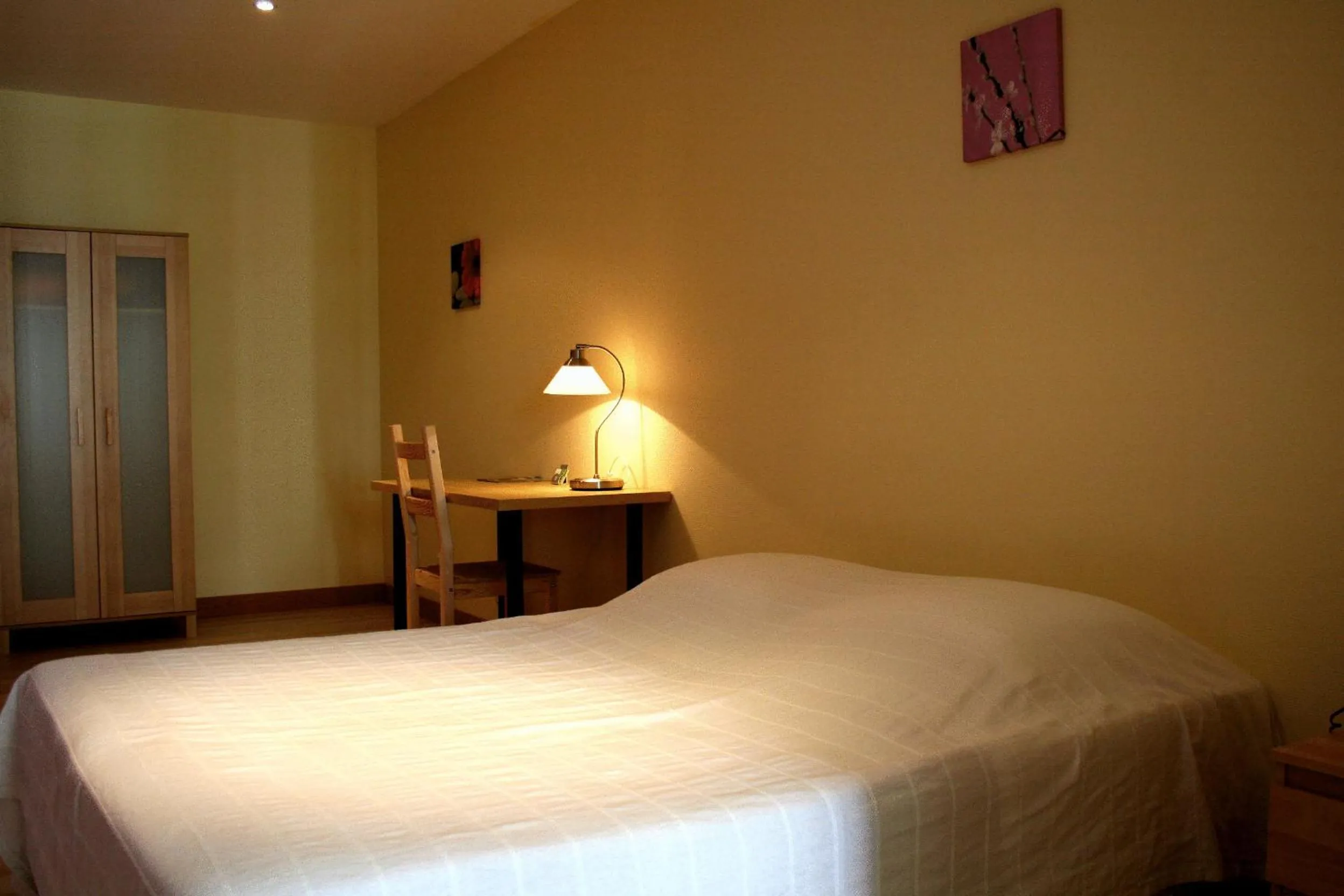 Photo of the whole room, Bed in In Jungle Hôtel