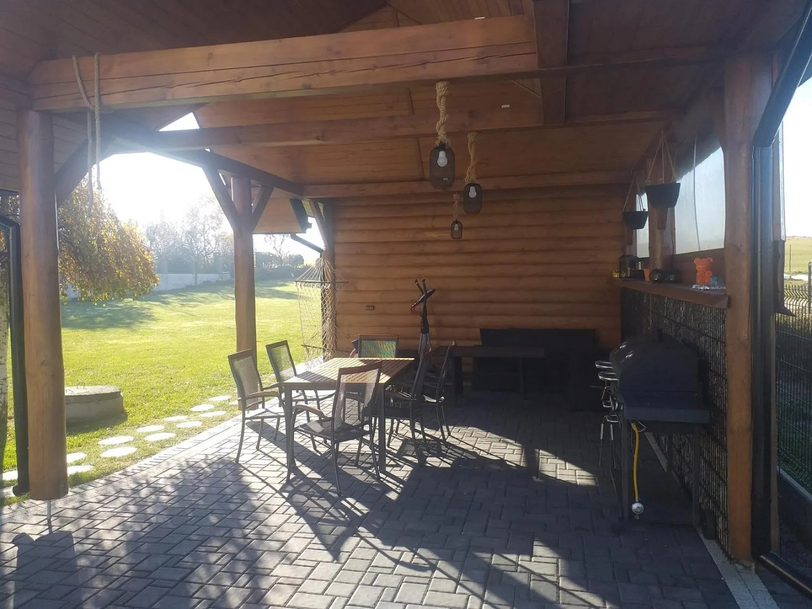 BBQ facilities in Biały Jeleń z basenem i jacuzzi