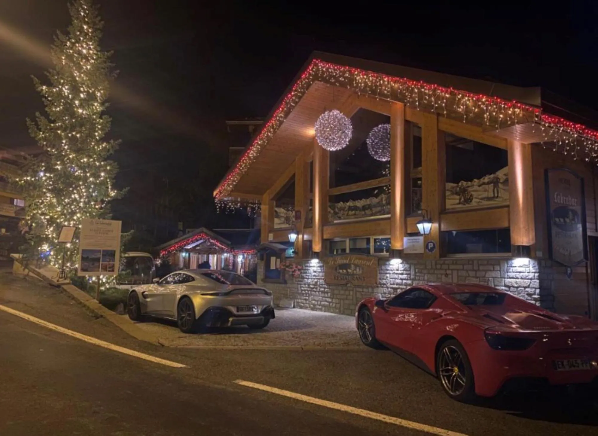Property building in Hôtel Le Labrador 1971