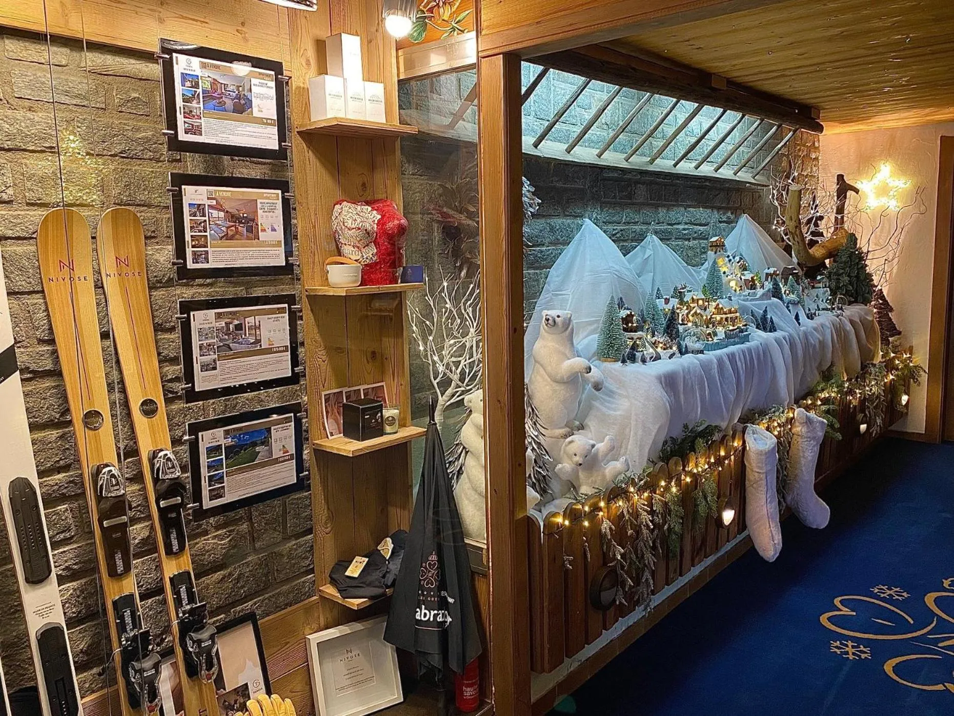 Property building in Hôtel Le Labrador 1971