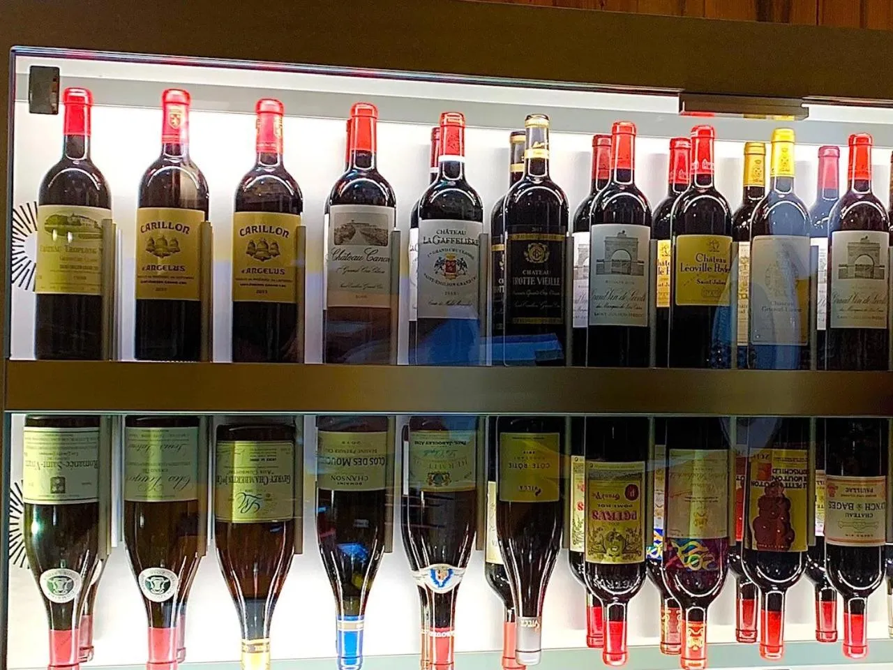 Drinks in Hôtel Le Labrador 1971