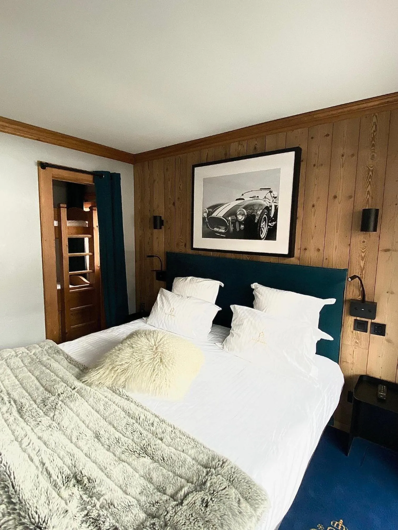 Bedroom, Bed in Hôtel Le Labrador 1971