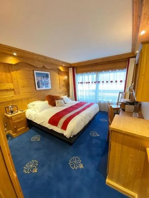 Bedroom, Bed in Hôtel Le Labrador 1971