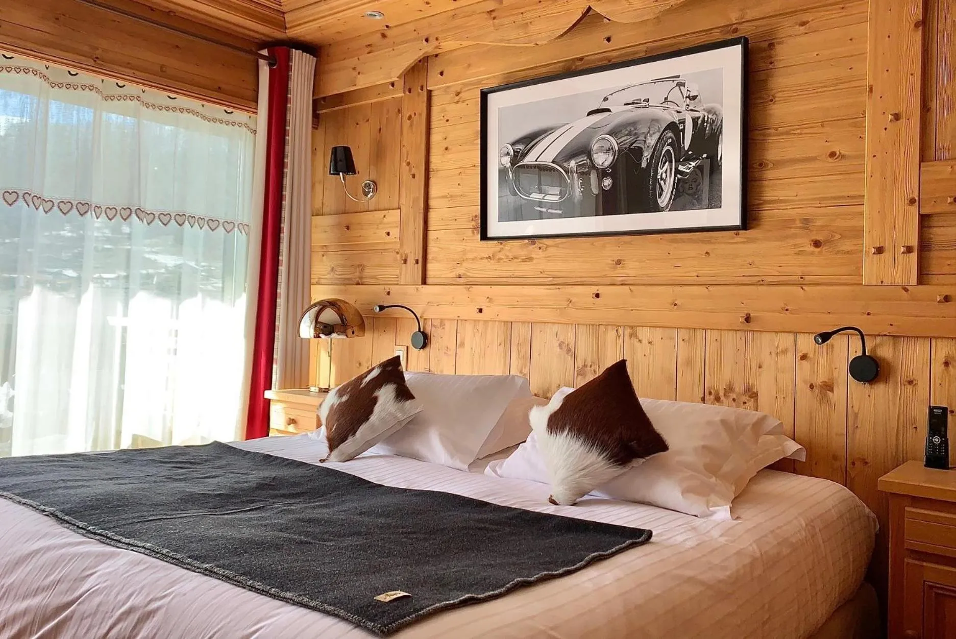 Bedroom, Bed in Hôtel Le Labrador 1971