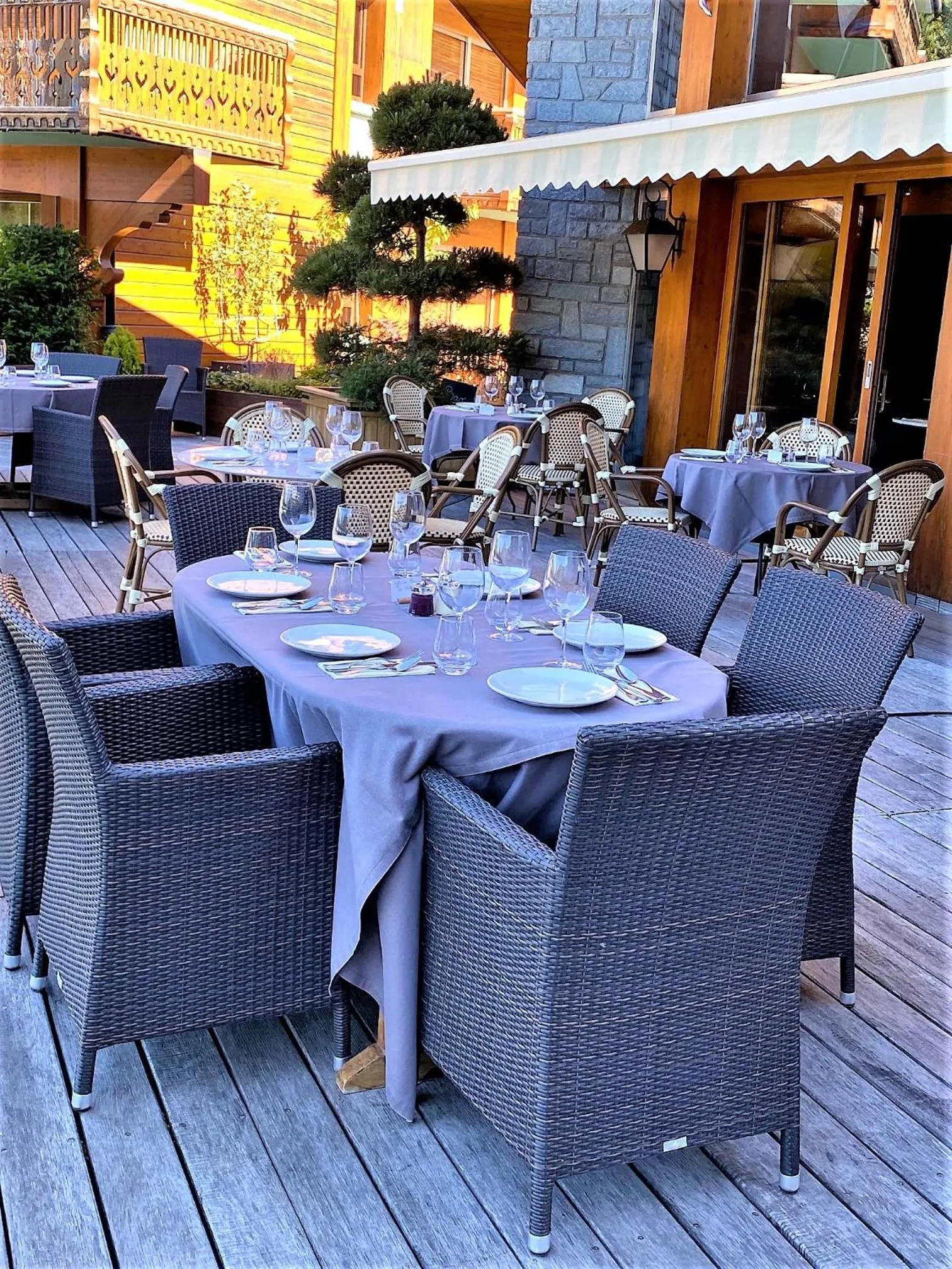 Restaurant/places to eat in Hôtel Le Labrador 1971