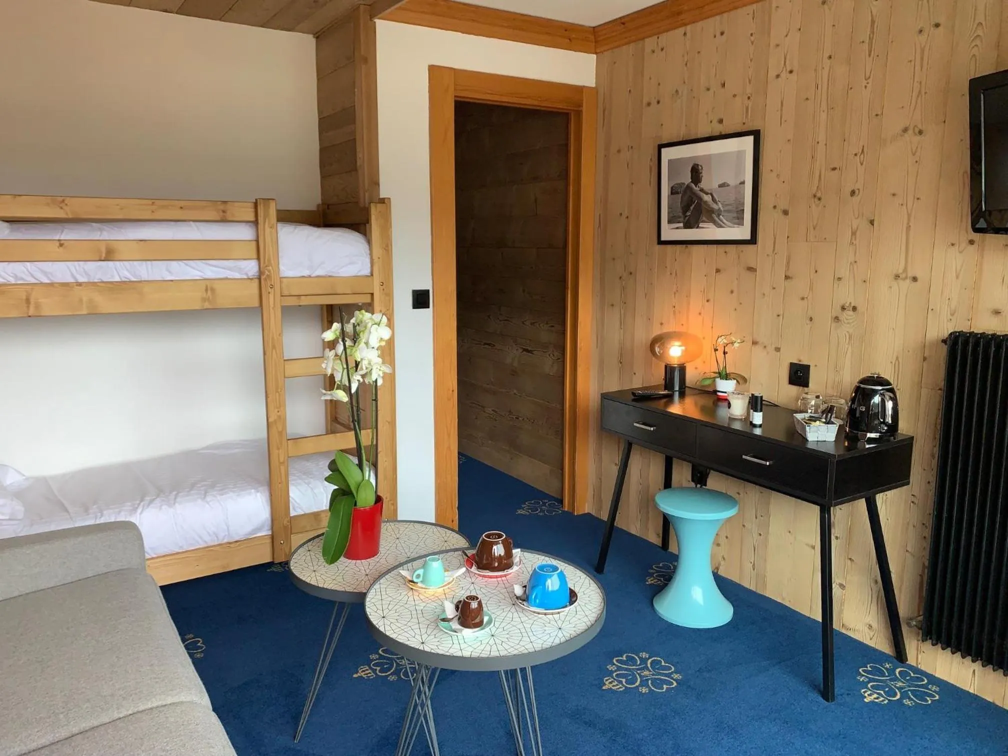 Coffee/tea facilities, Bed in Hôtel Le Labrador 1971