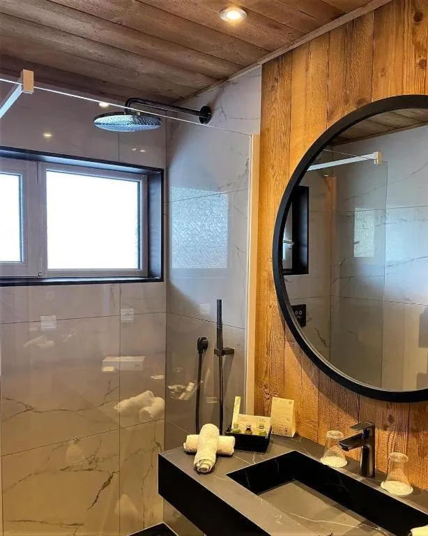 Shower in Hôtel Le Labrador 1971