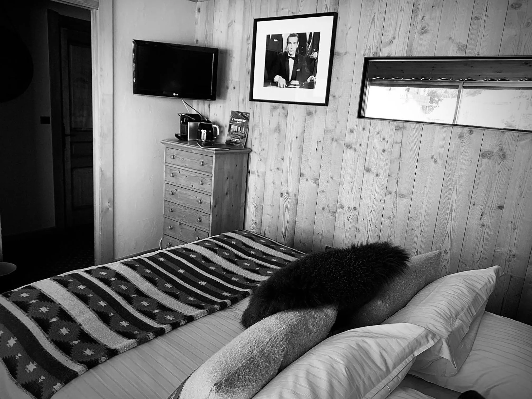 Bed in Hôtel Le Labrador 1971