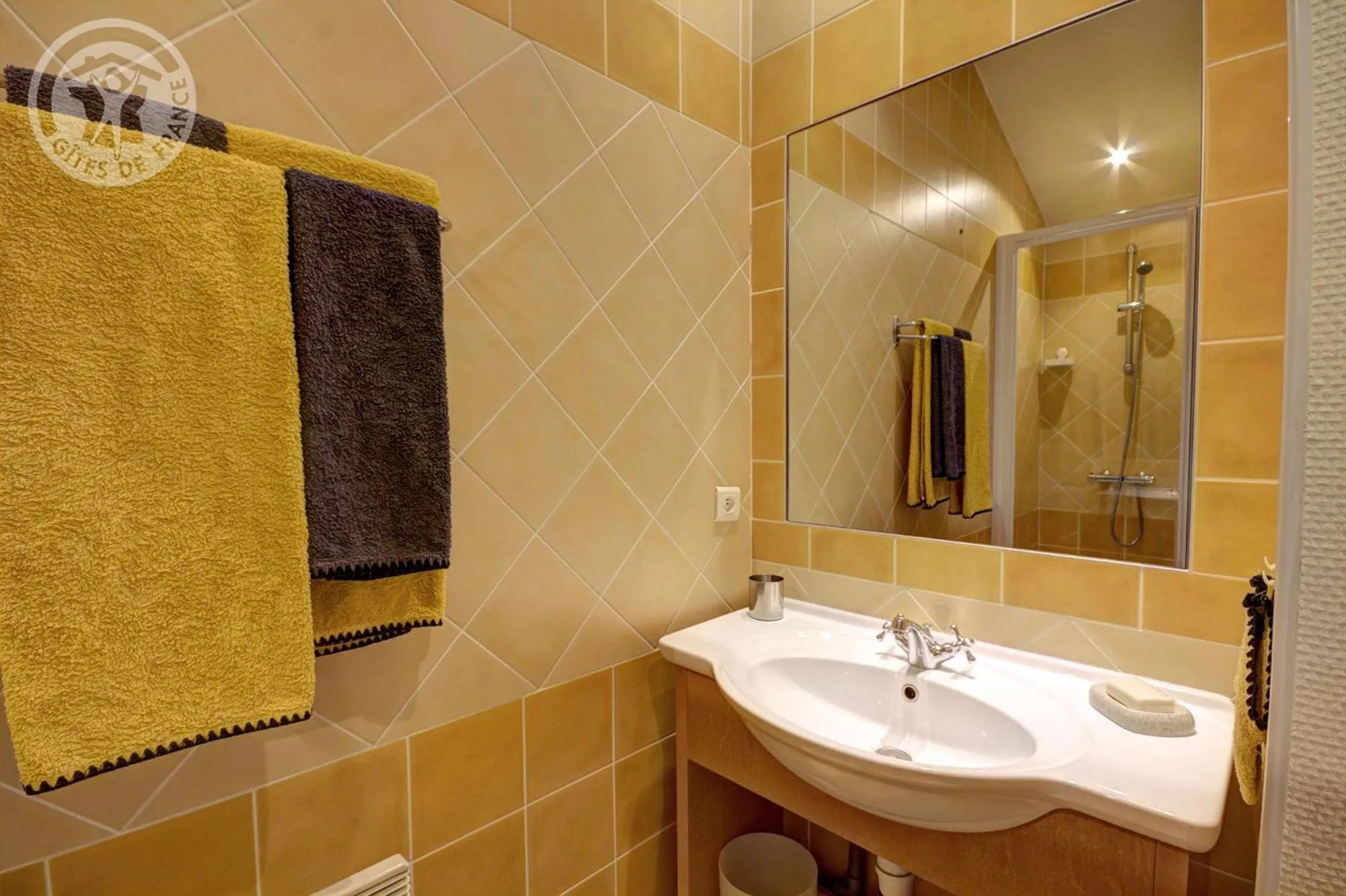 Bathroom in Chambres d'Hôtes Ondine et Igor