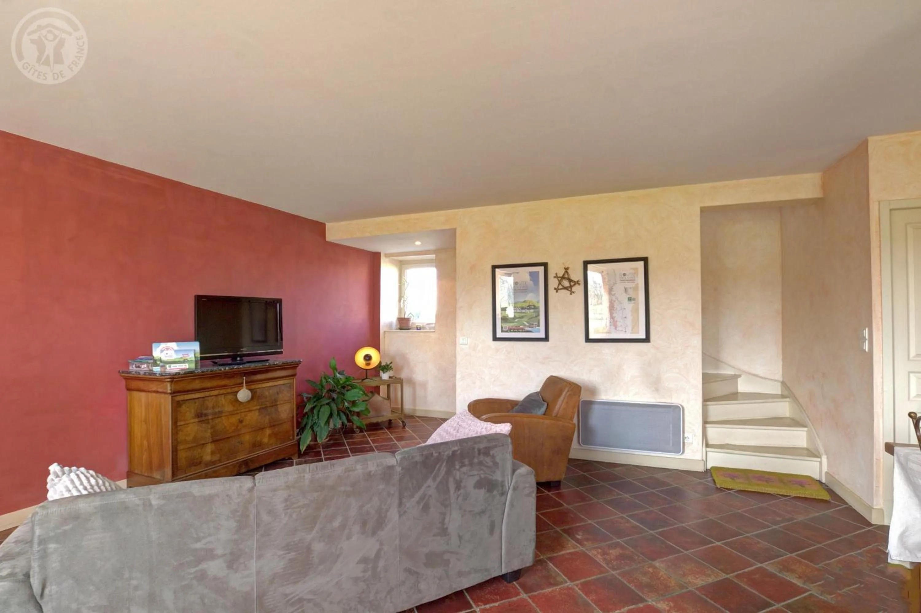 Communal lounge/ TV room in Chambres d'Hôtes Ondine et Igor