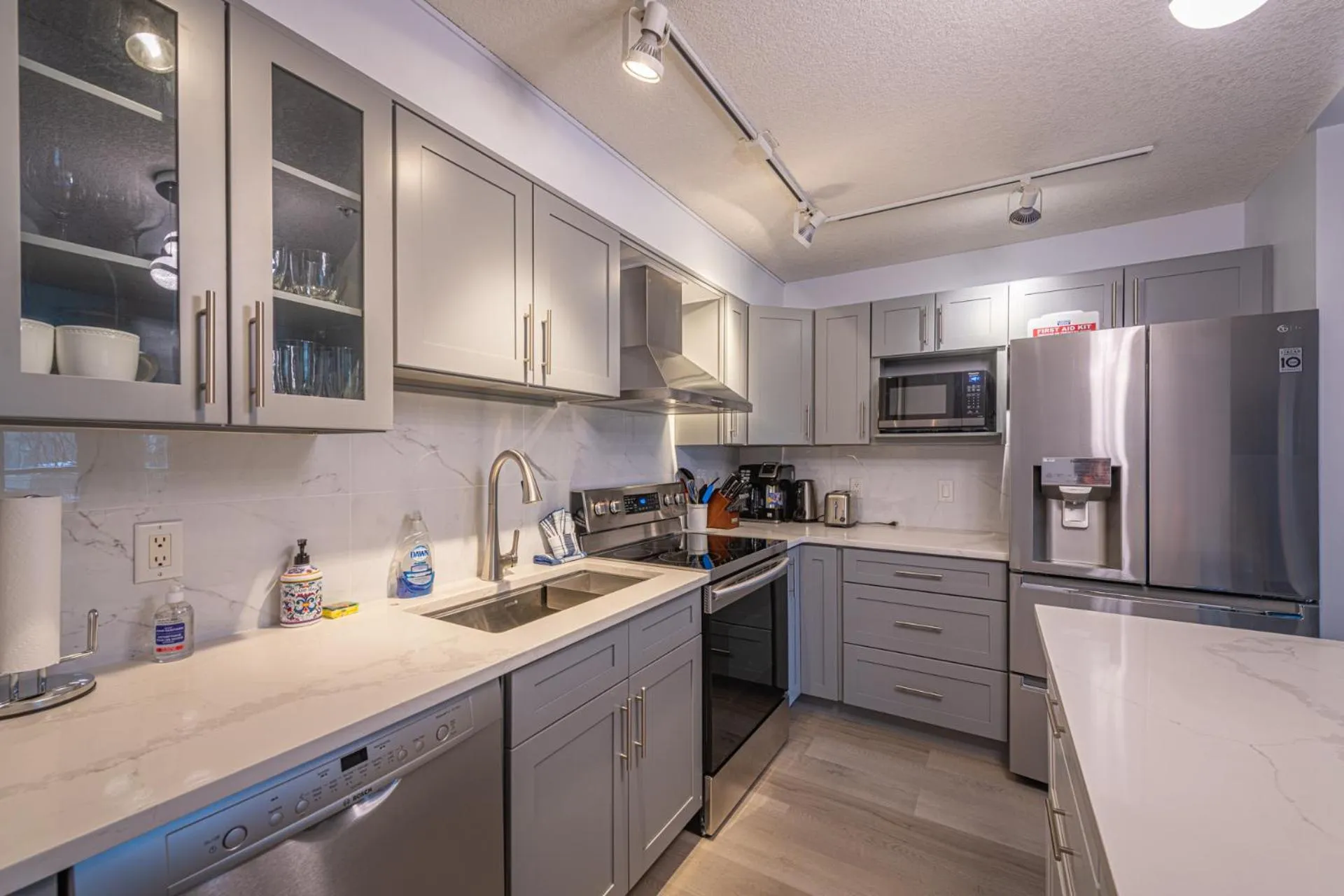 Mountain View One Bedroom Vacation Suite - WindTower 119