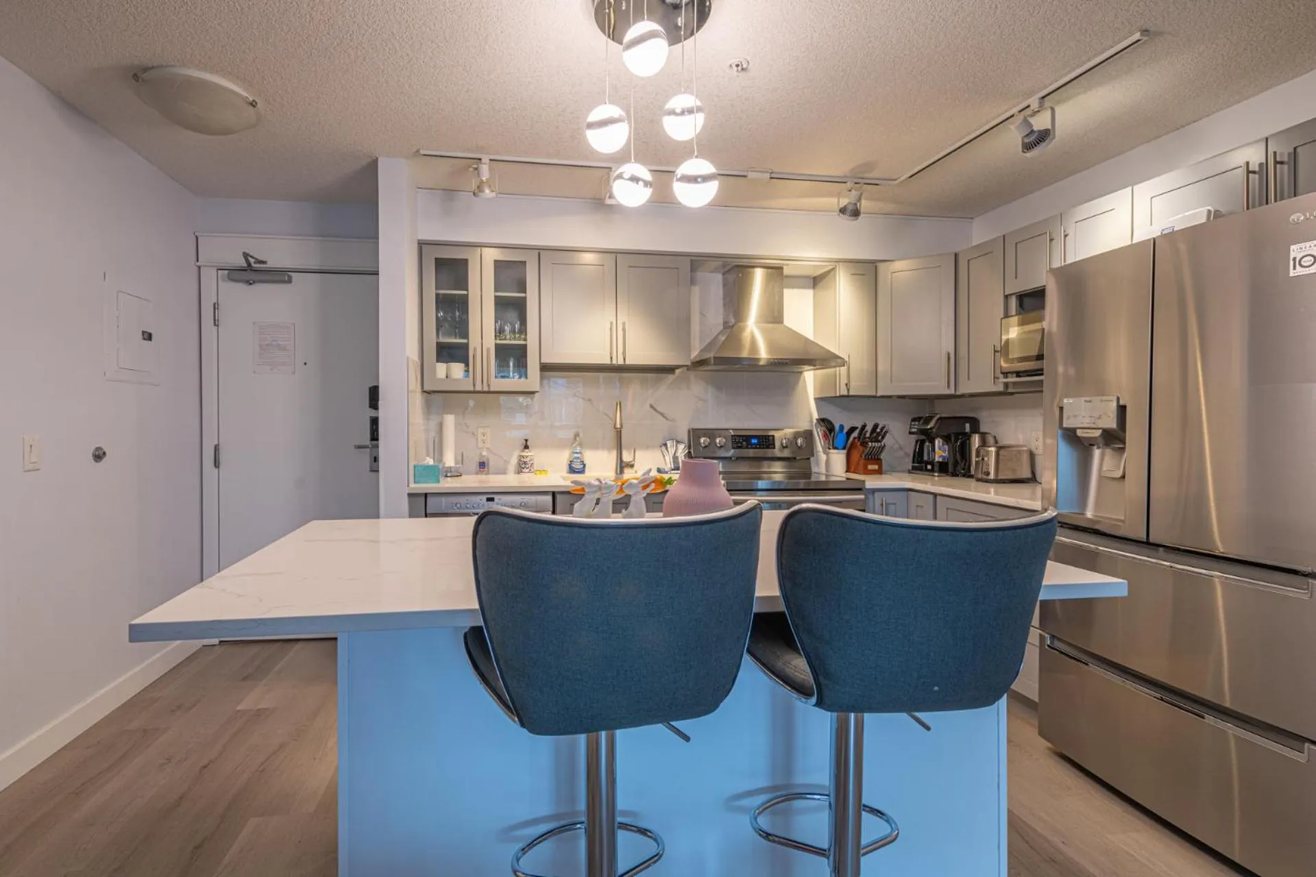 Mountain View One Bedroom Vacation Suite - WindTower 119