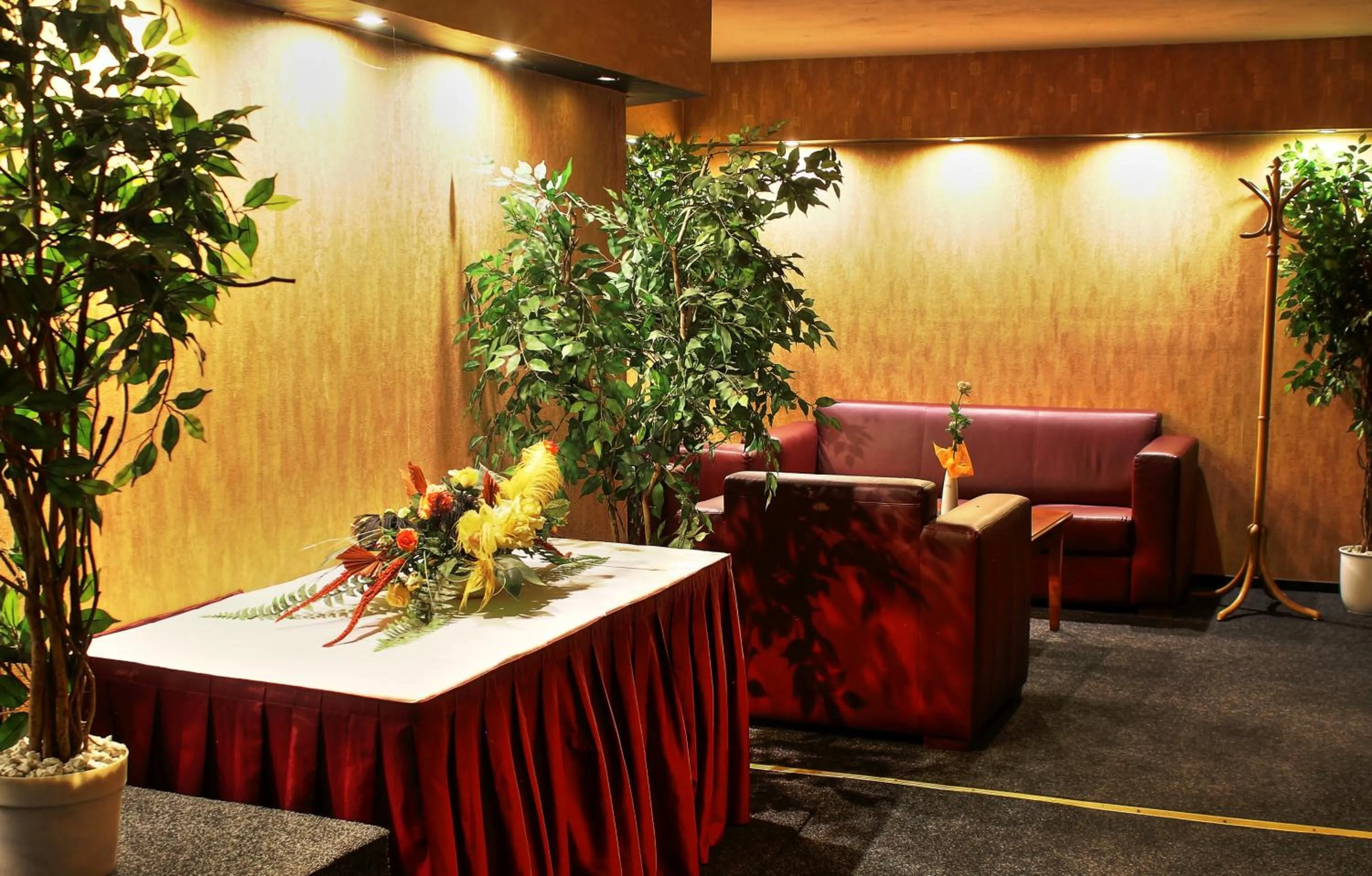 Restaurant/places to eat in Hotel Centrál