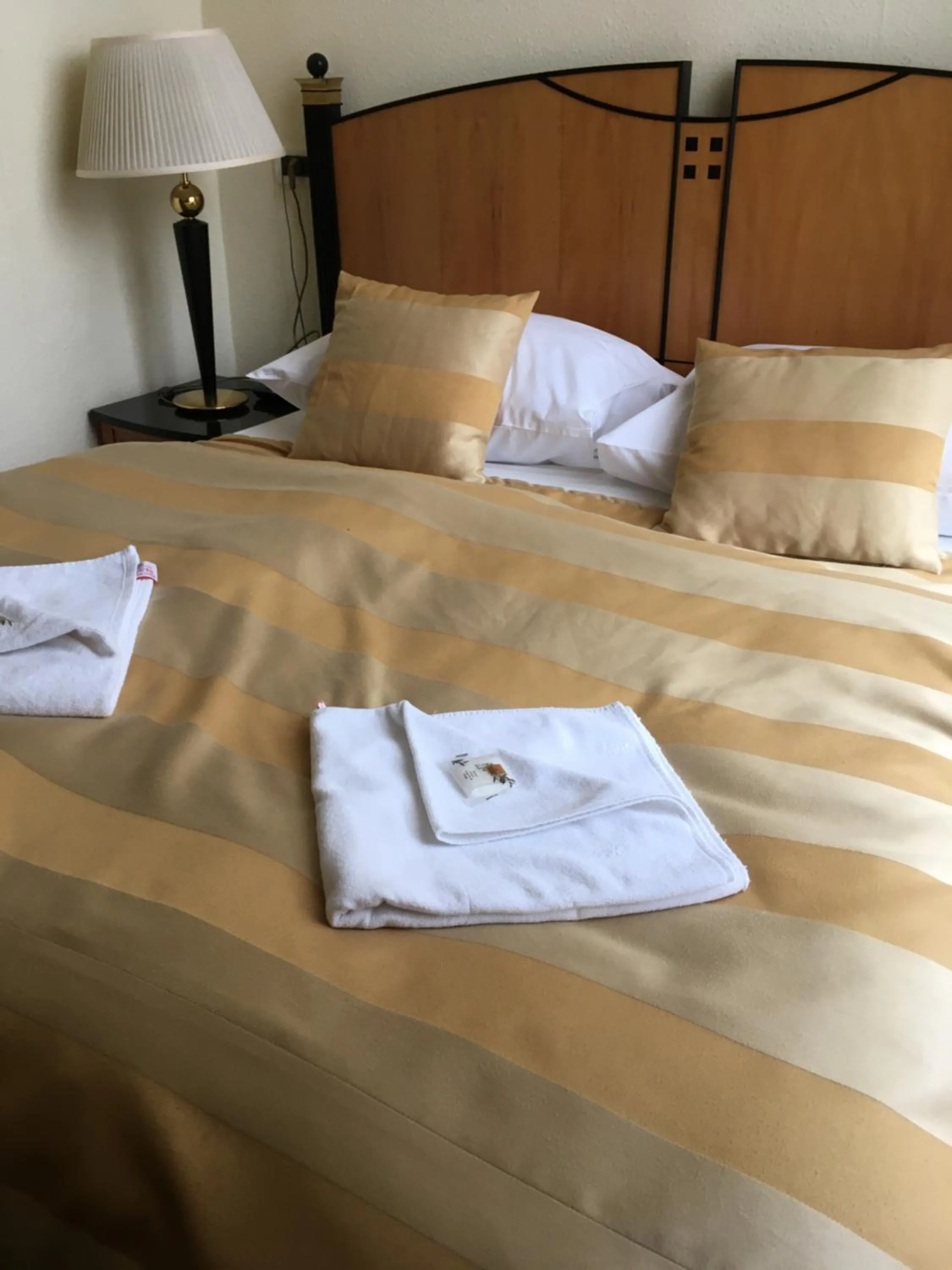 Property building, Bed in Hotel Centrál