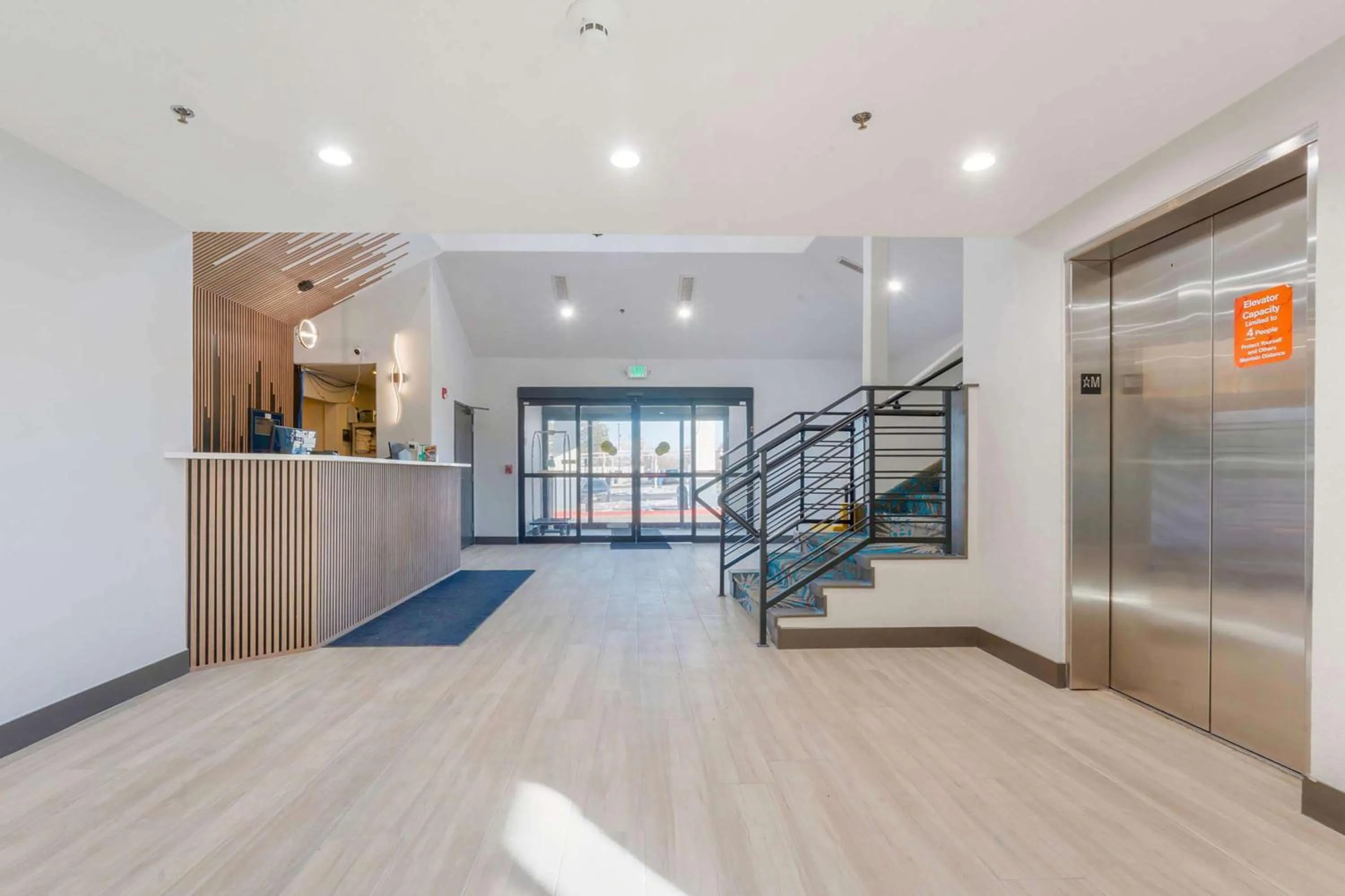 Lobby or reception in Days Inn by Wyndham Thornton