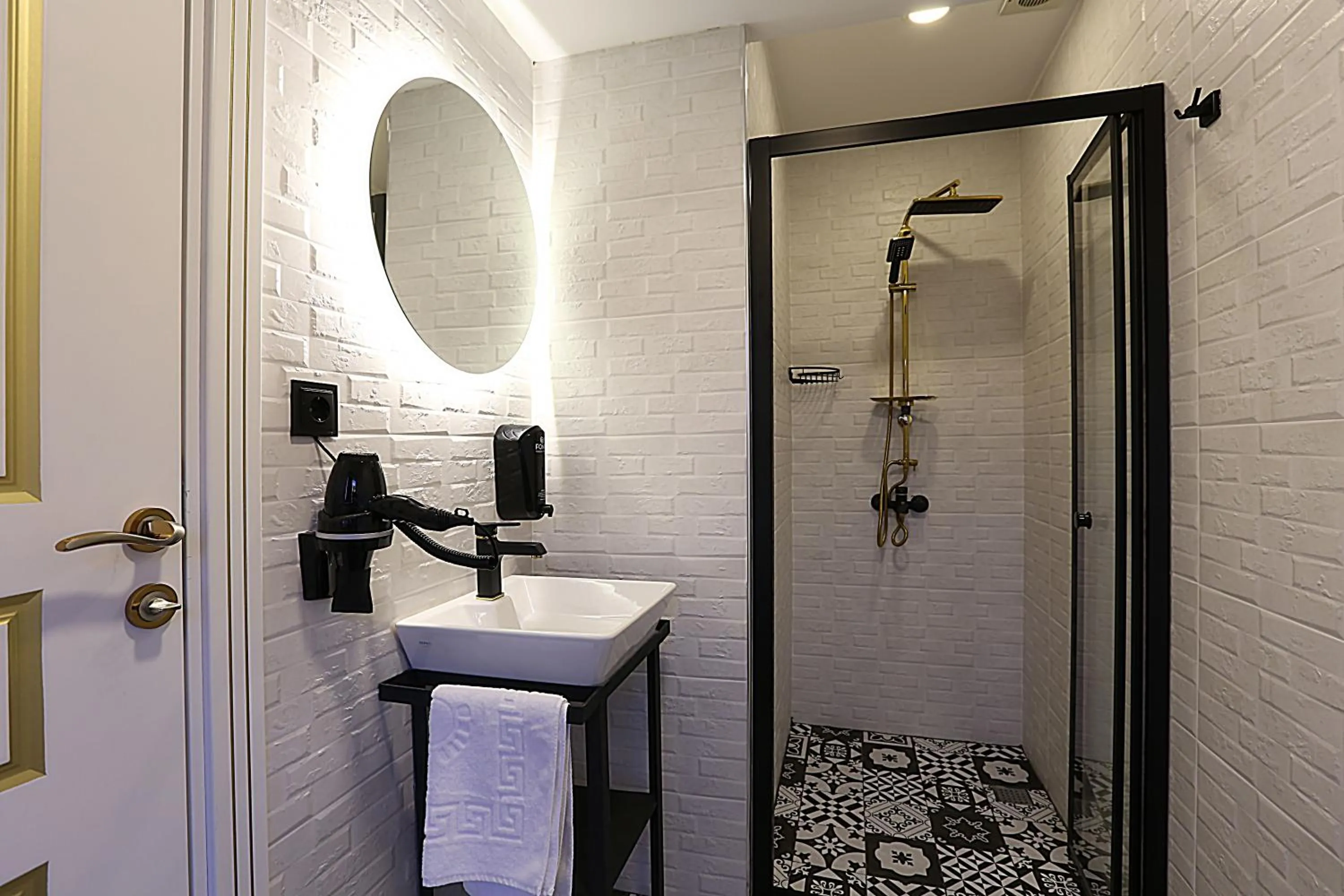 Bathroom in Taksim Istiklal Street Kamilbey Hotel