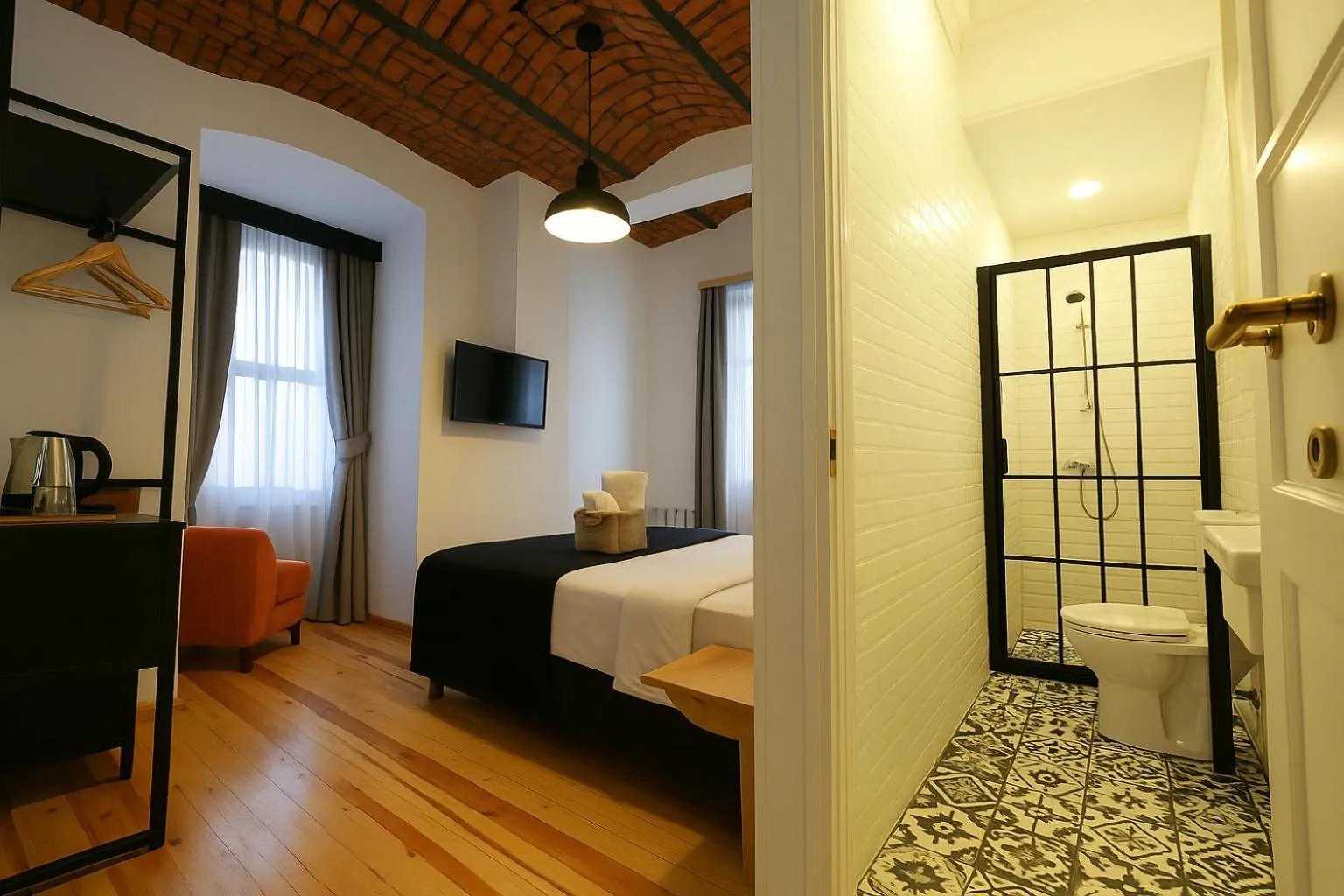 Bed in Taksim Istiklal Street Kamilbey Hotel