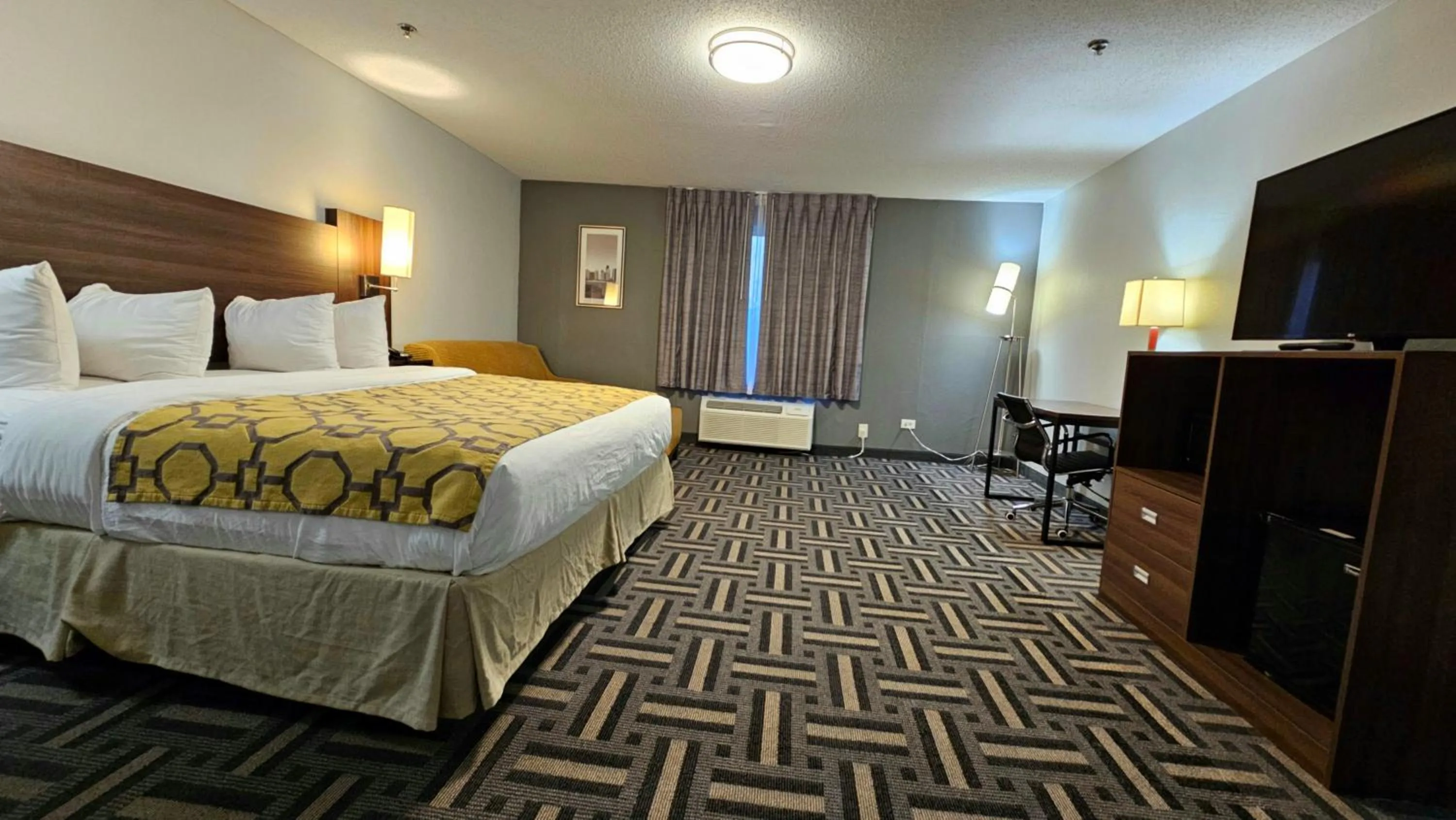 Bedroom, Bed in Baymont by Wyndham Chicago/Calumet City