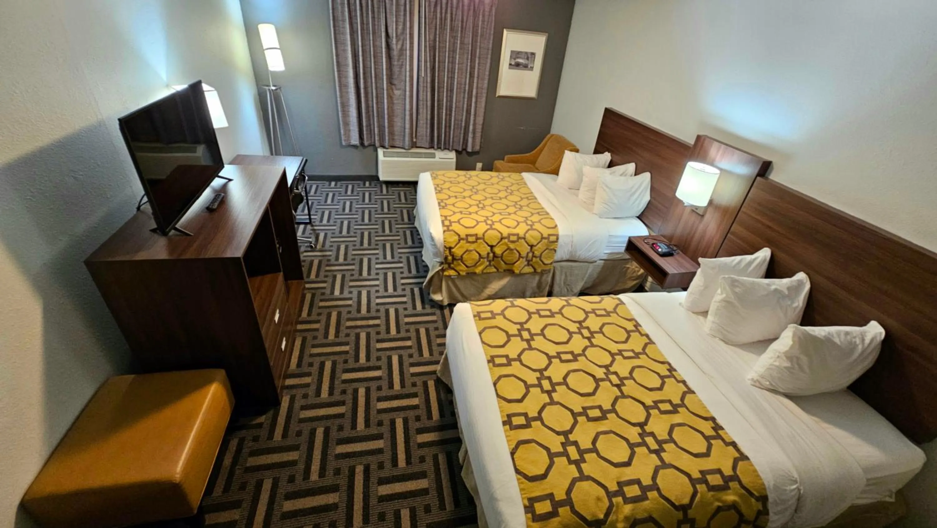 View (from property/room), Bed in Baymont by Wyndham Chicago/Calumet City