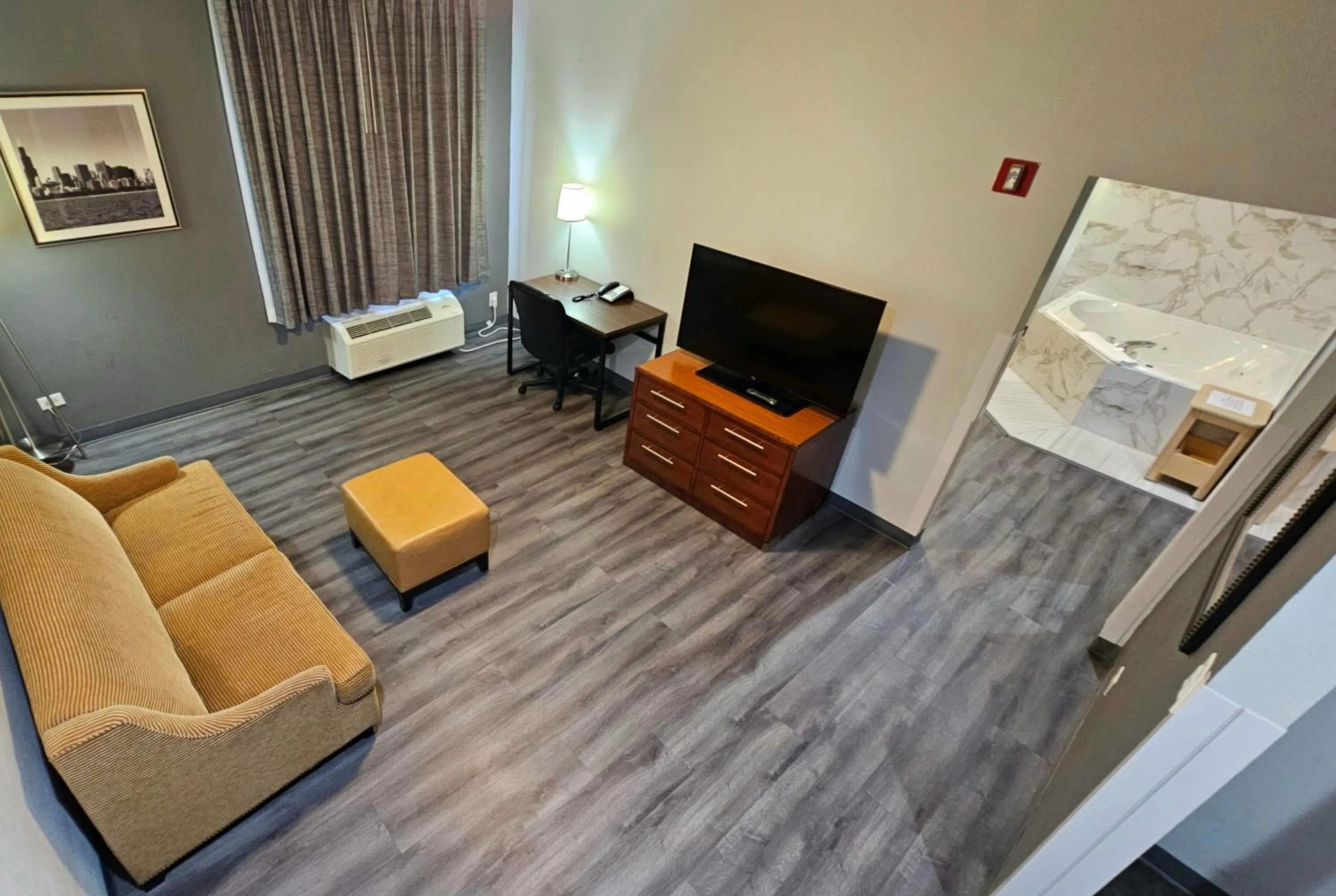 Photo of the whole room in Baymont by Wyndham Chicago/Calumet City