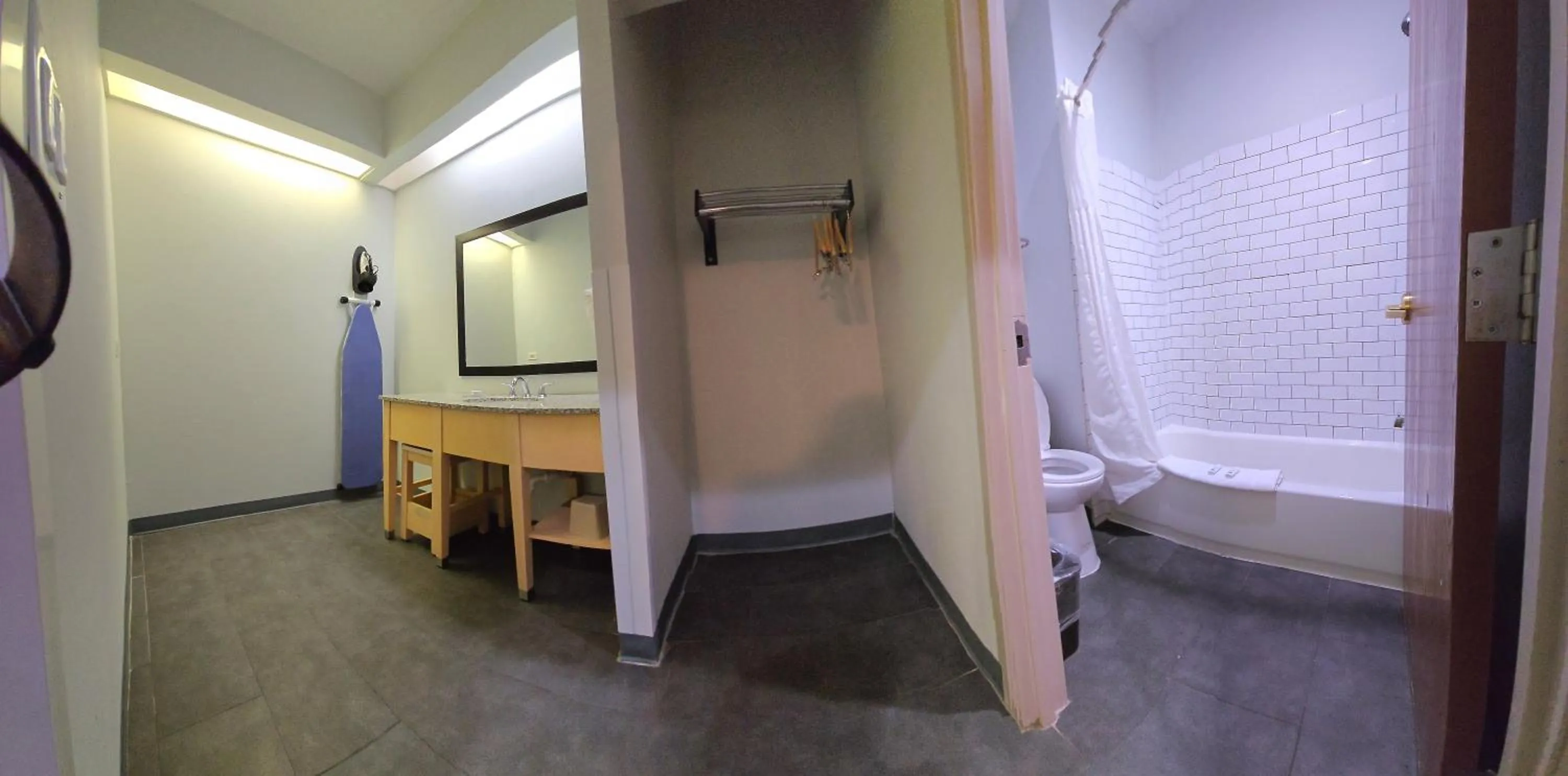 Bathroom, Bed in Baymont by Wyndham Chicago/Calumet City