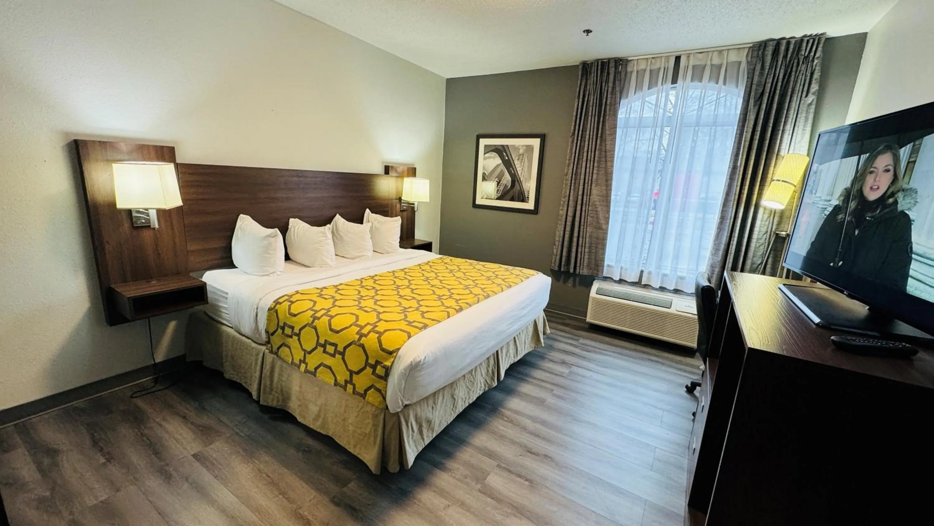 Bed in Baymont by Wyndham Chicago/Calumet City