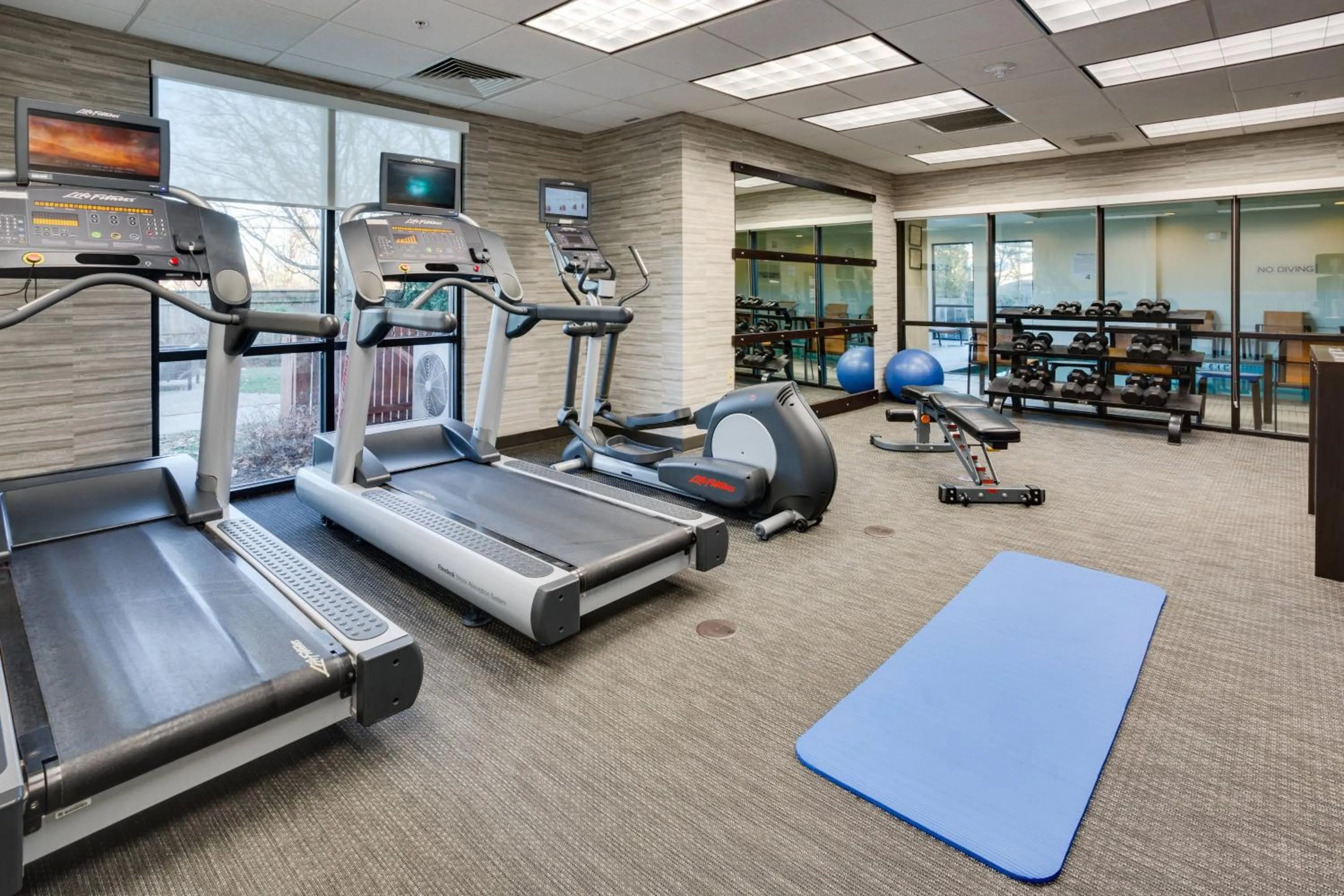 Fitness centre/facilities in Courtyard by Marriott Providence Warwick