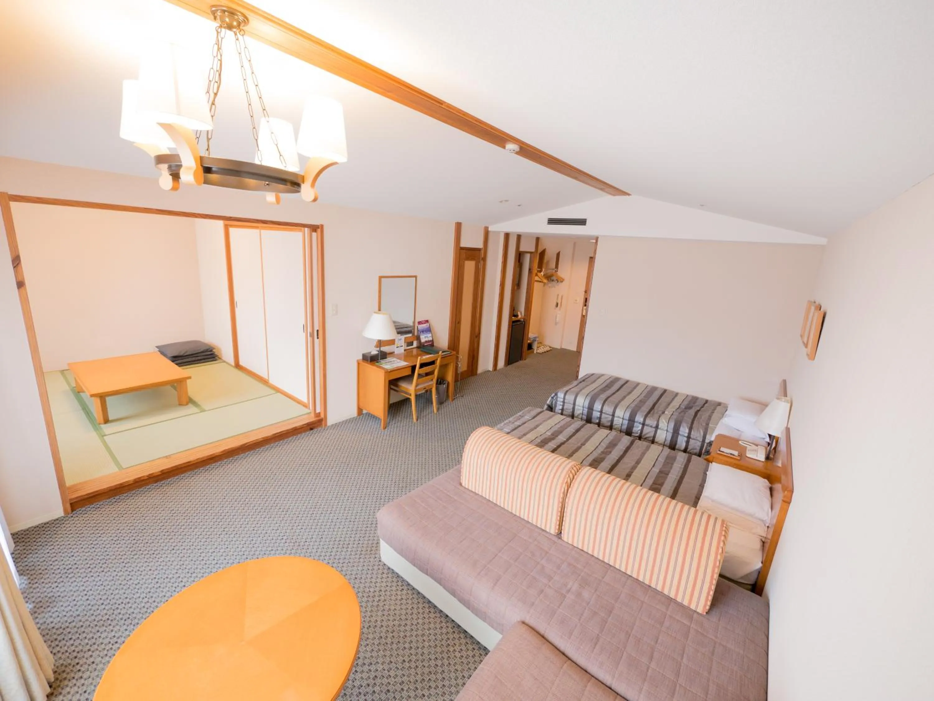 Photo of the whole room, Bed in Hotel Harvest Skijam Katsuyama