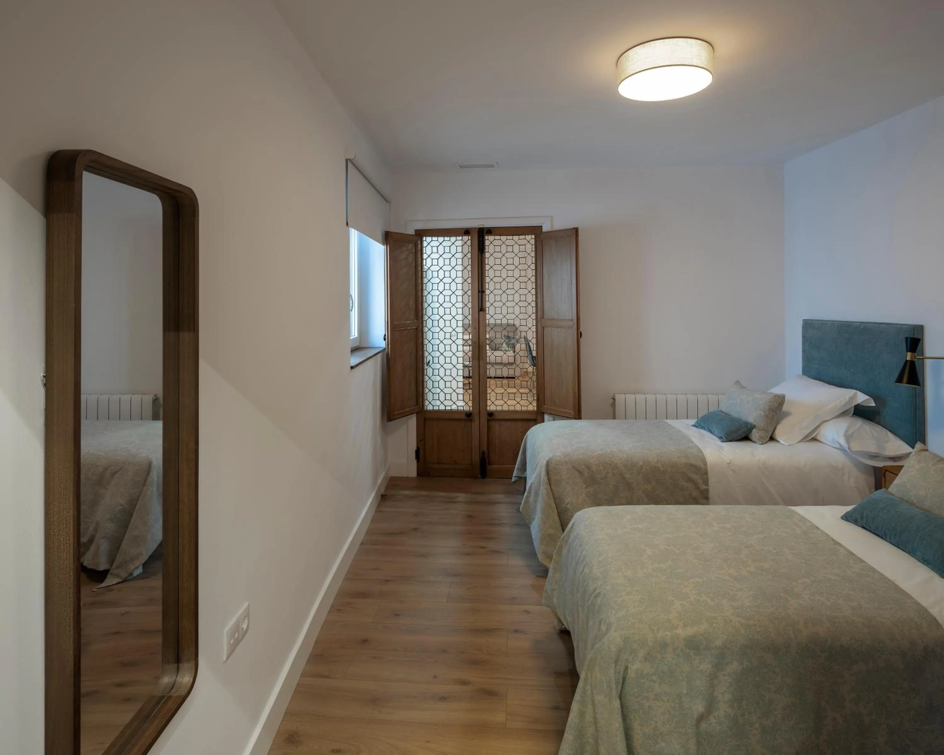 Other, Bed in PETRONILA 1881