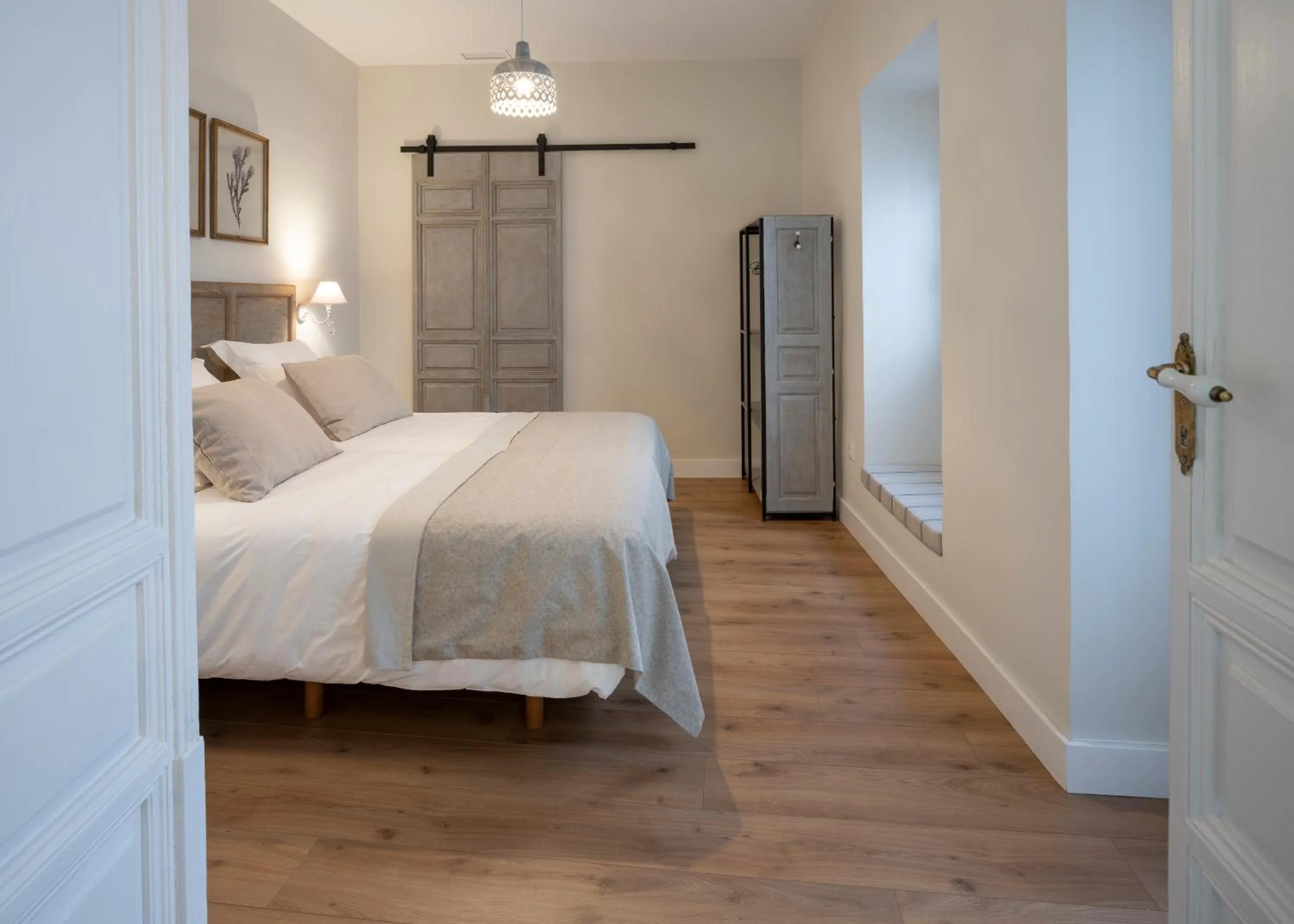 Other, Bed in PETRONILA 1881