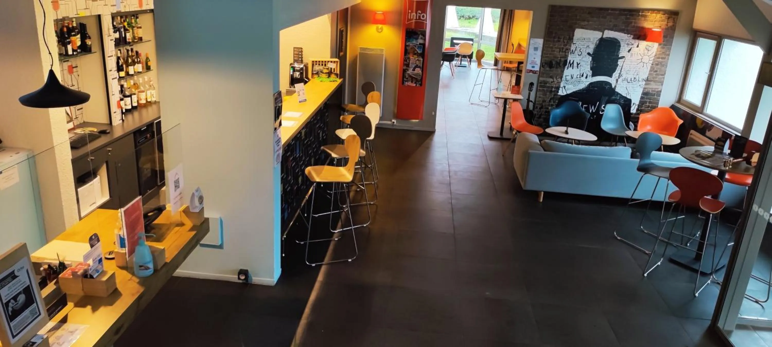 Lobby or reception in ibis Moulins