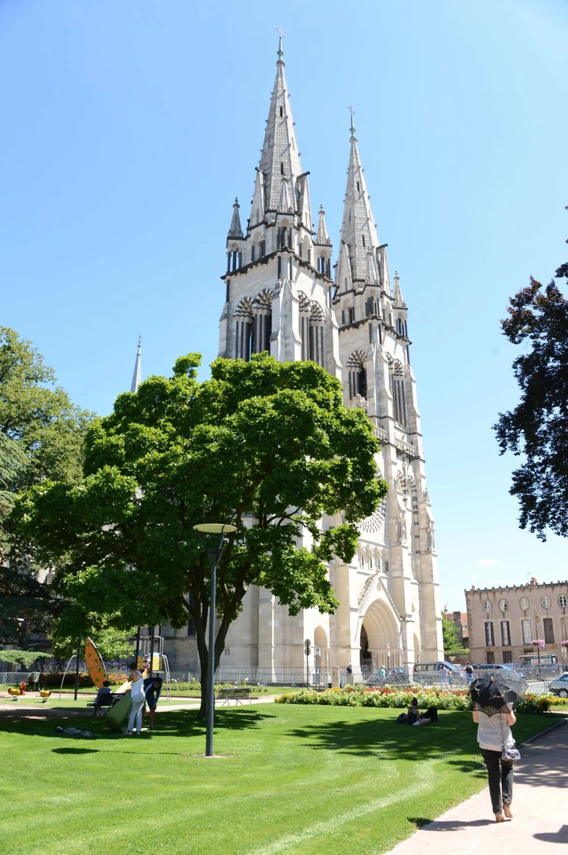Nearby landmark in ibis Moulins