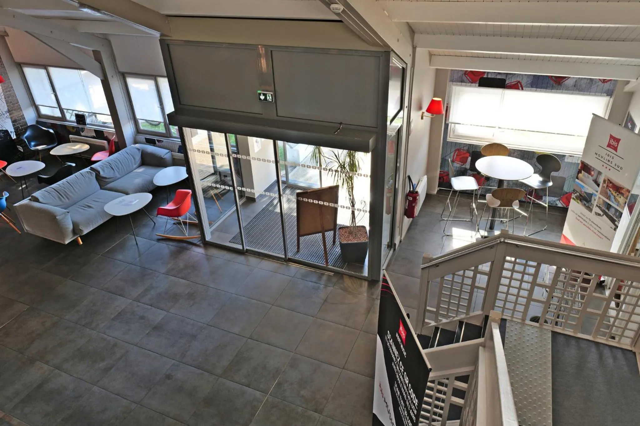 Property building, Bed in ibis Moulins