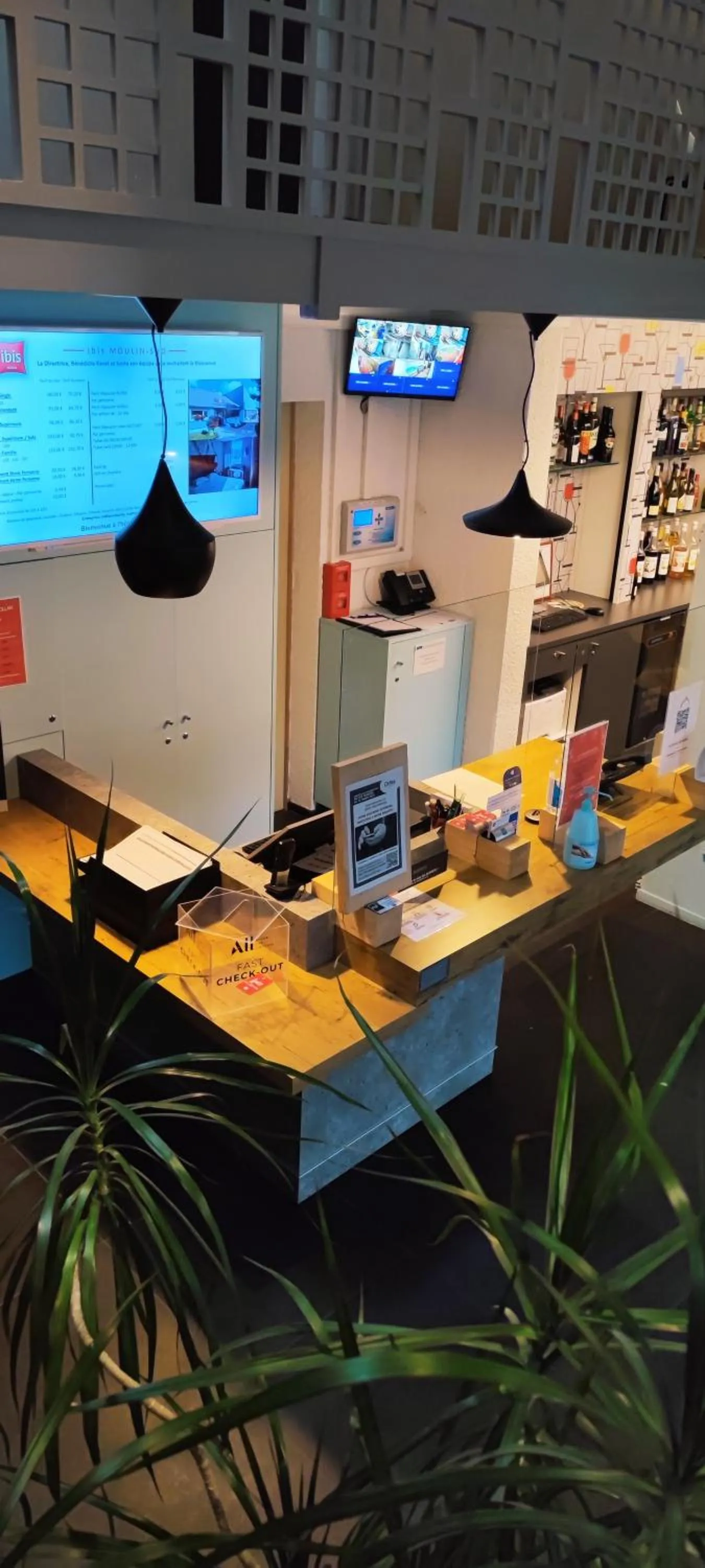 Lobby or reception in ibis Moulins