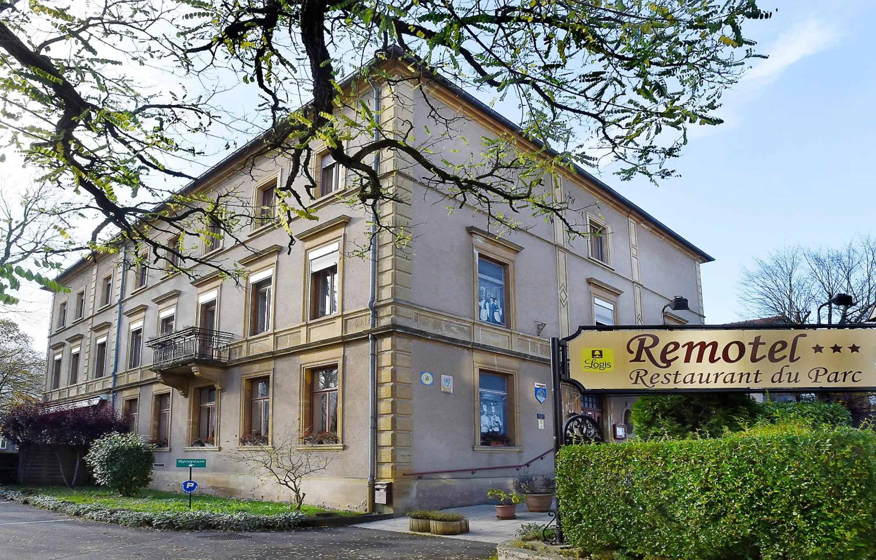 Property logo or sign in Logis Hotel Restaurant Remotel