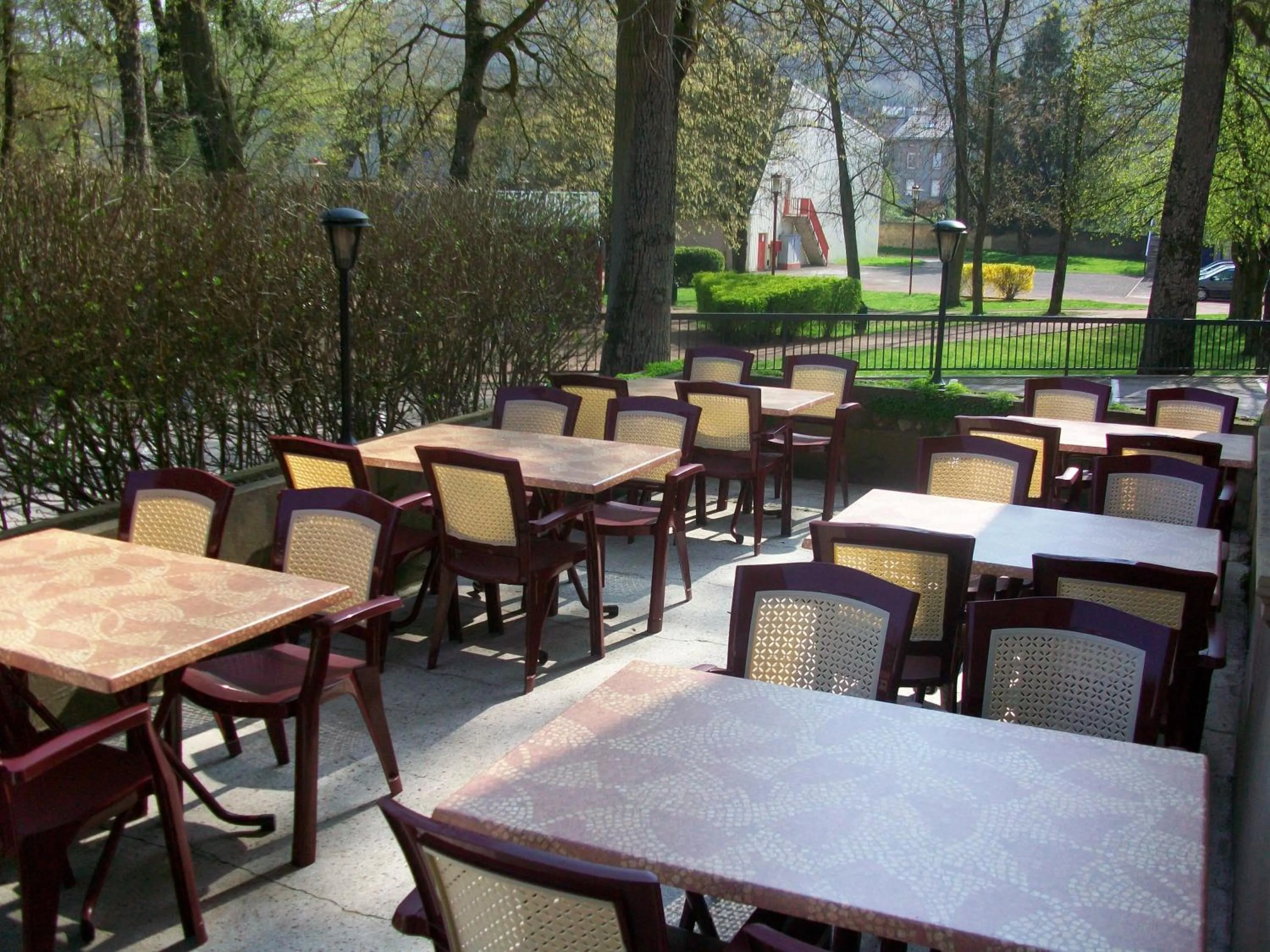 Restaurant/places to eat in Logis Hotel Restaurant Remotel