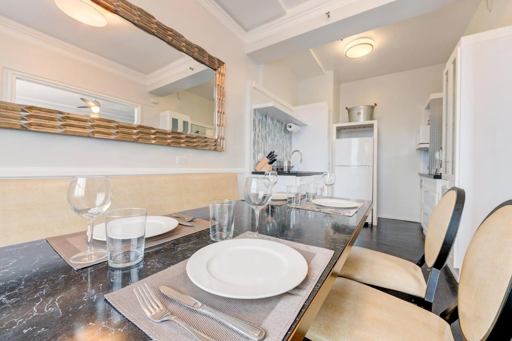 Restaurant/places to eat in Inn at the Park