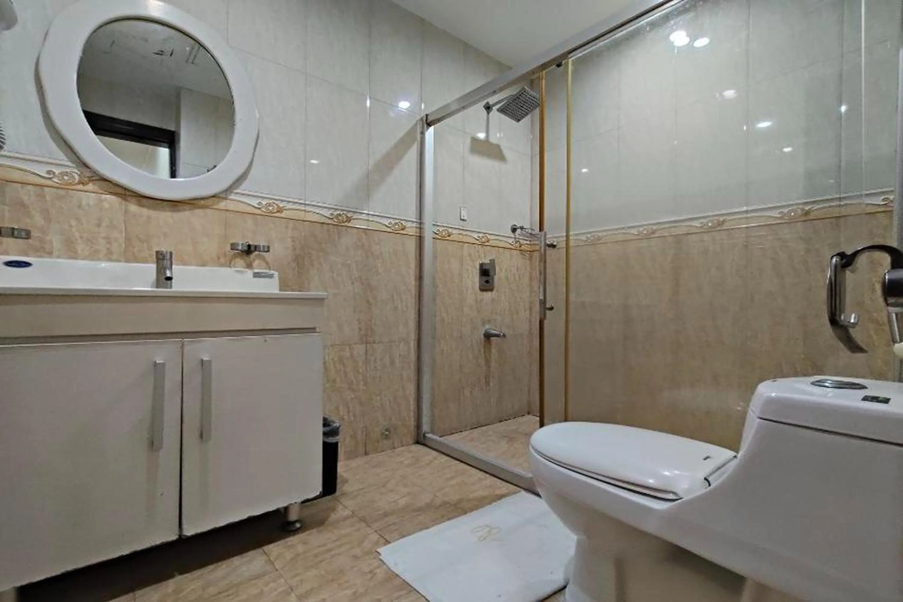 Bathroom in Manila Crown Palace Hotel