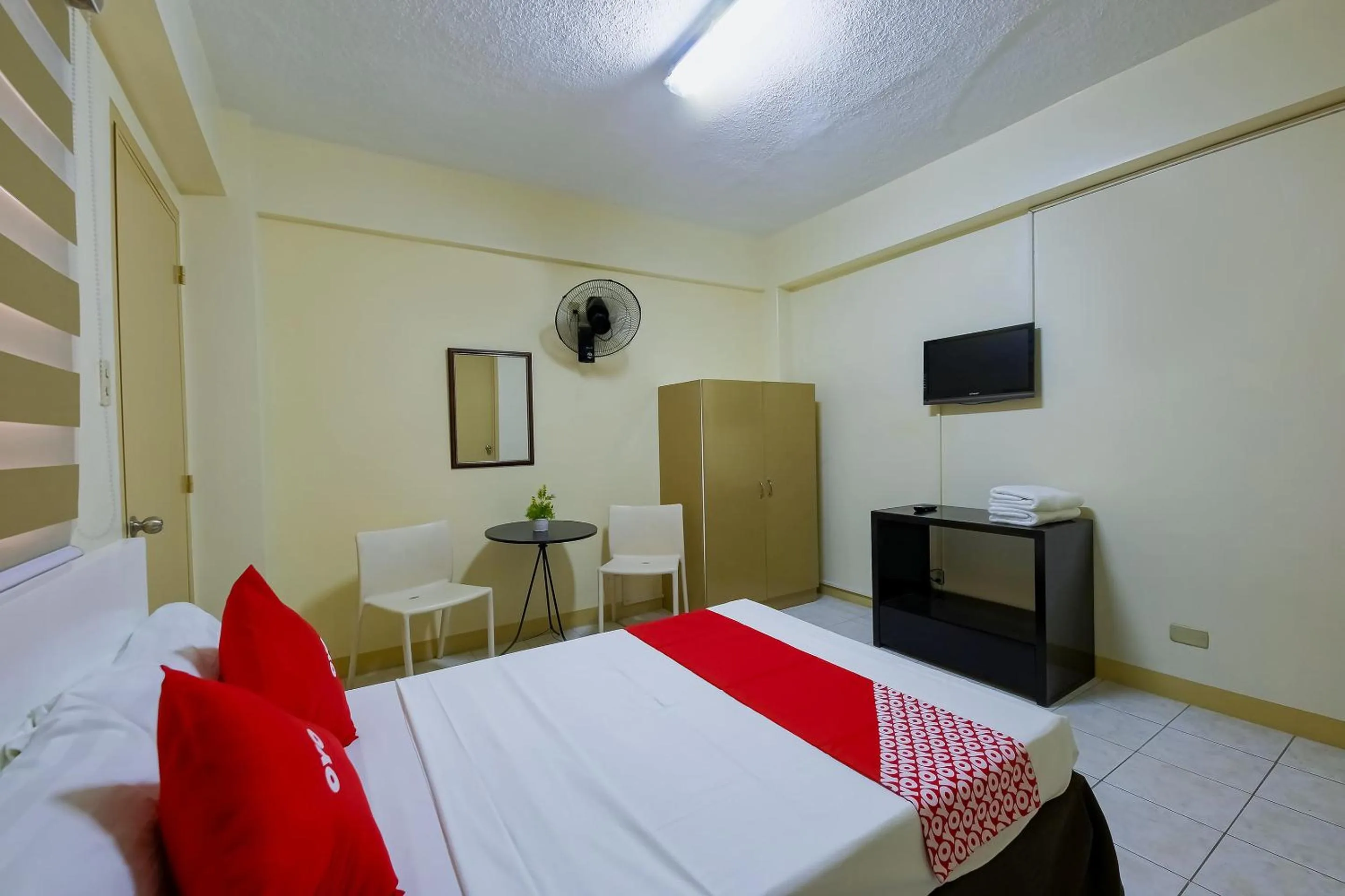 Bathroom in OYO 840 Orangenest Apartelle