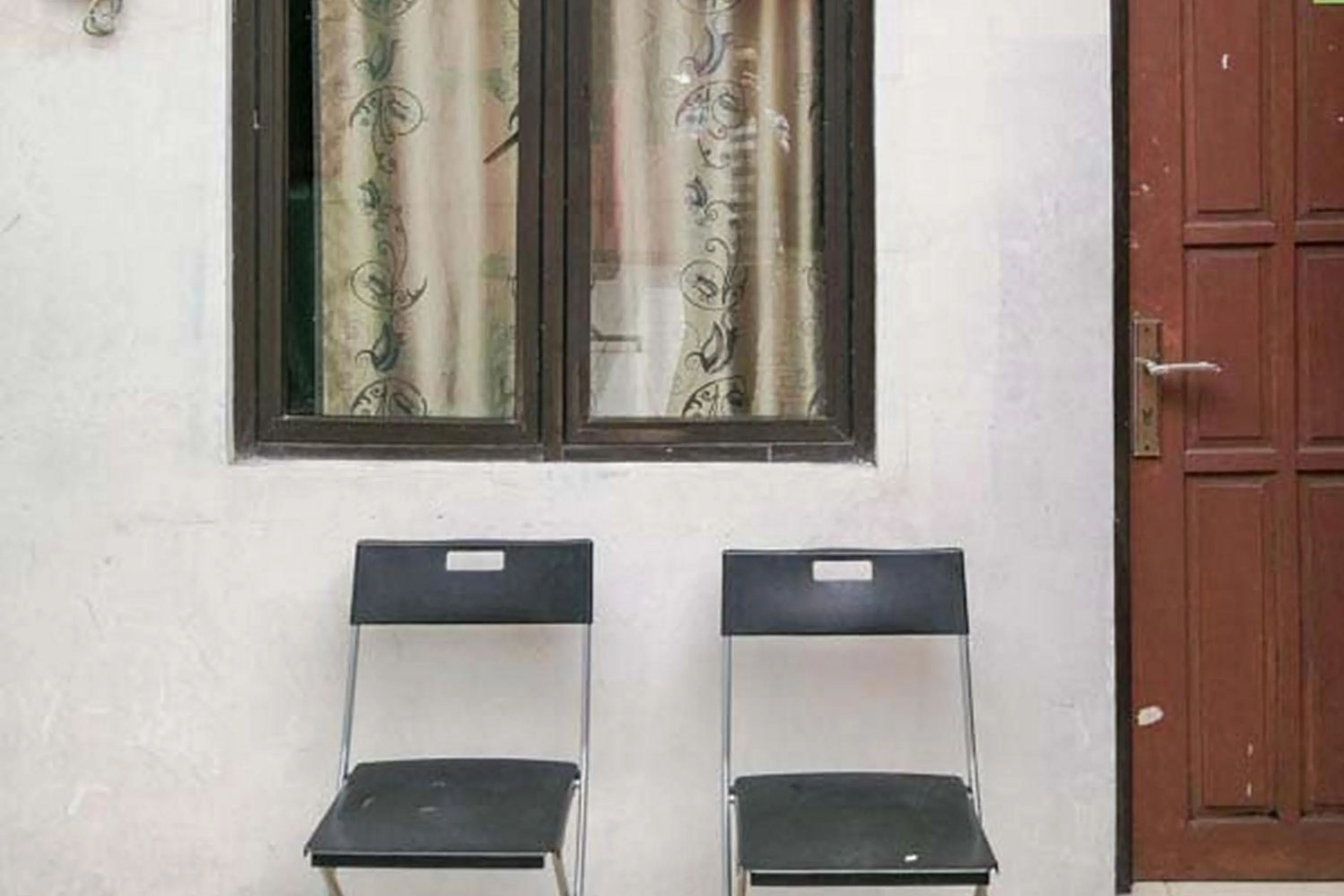 Facade/entrance in Risqia Syariah TOD M1 Bandara Soekarno Hatta Mitra RedDoorz